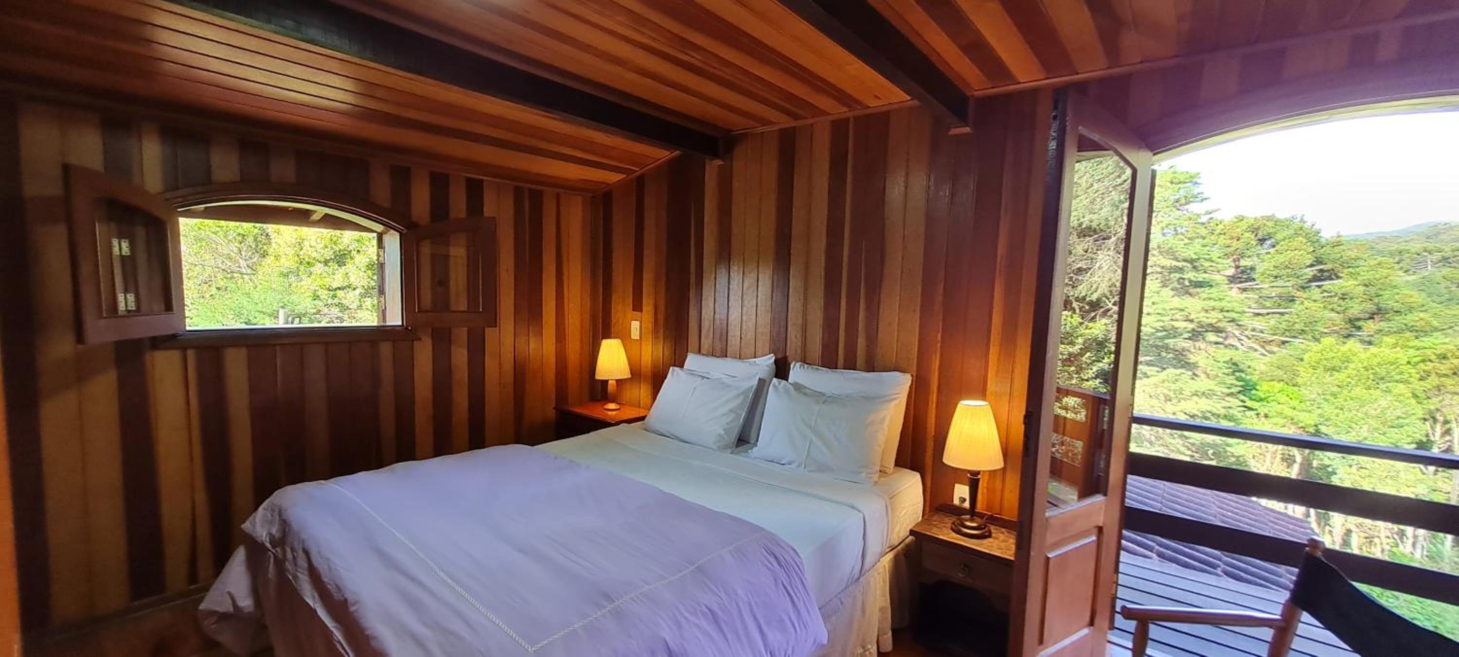 King Room with Mountain View photo 2