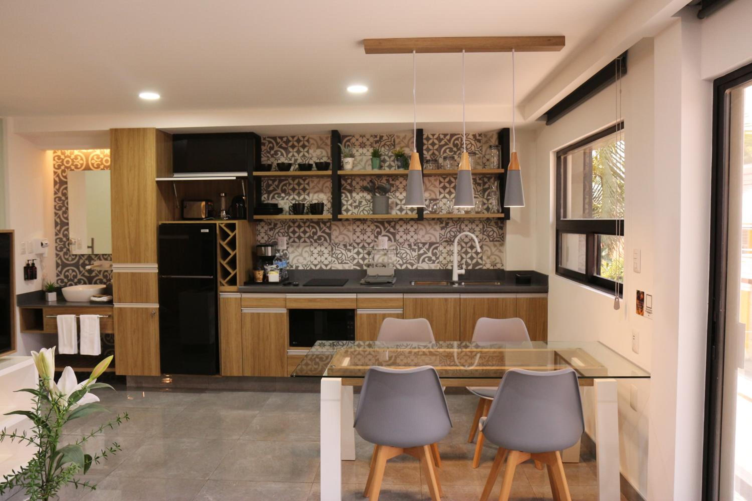 Deluxe Suite - Photo 16