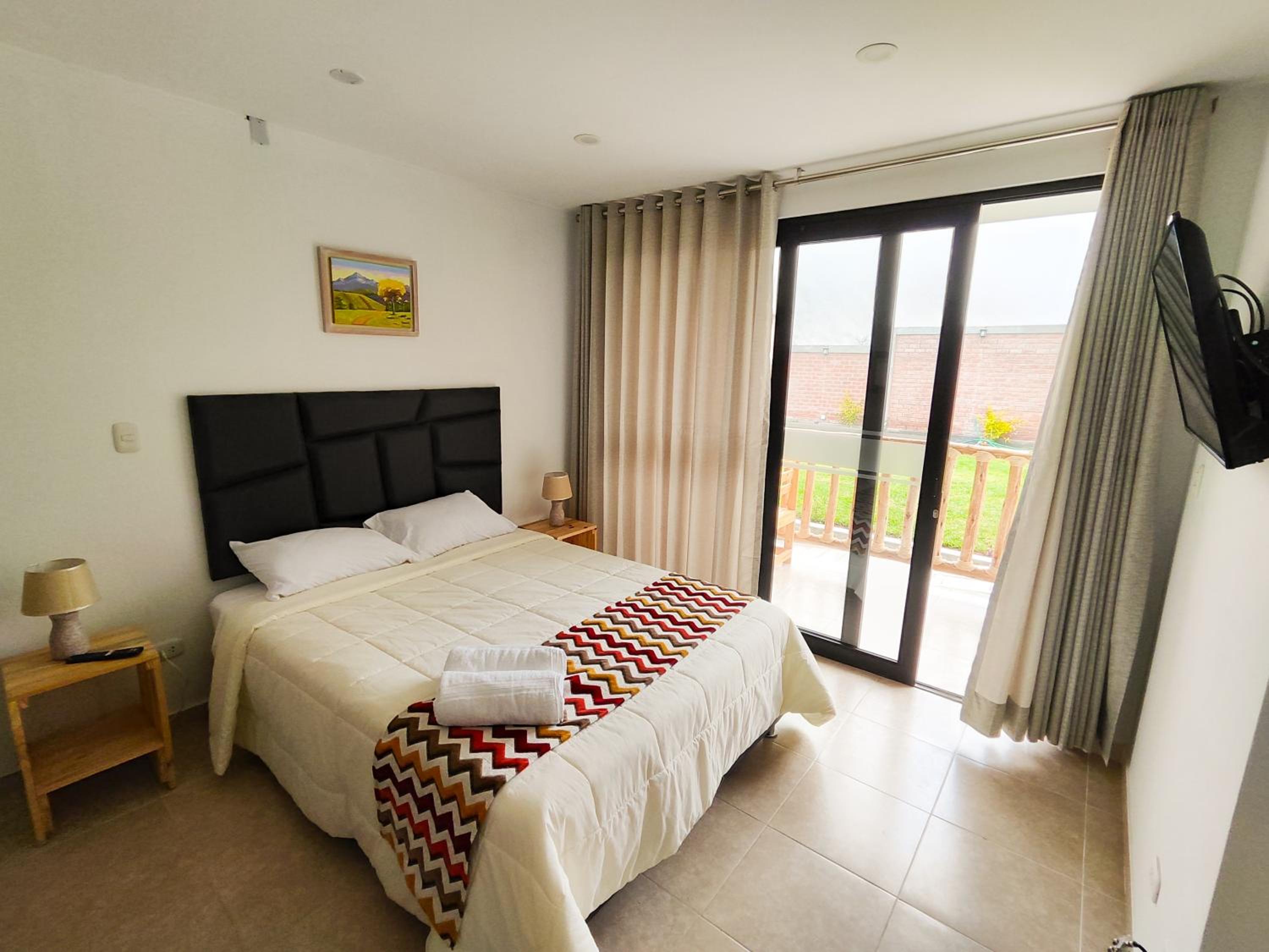 Double Room with Balcony - Photo 5