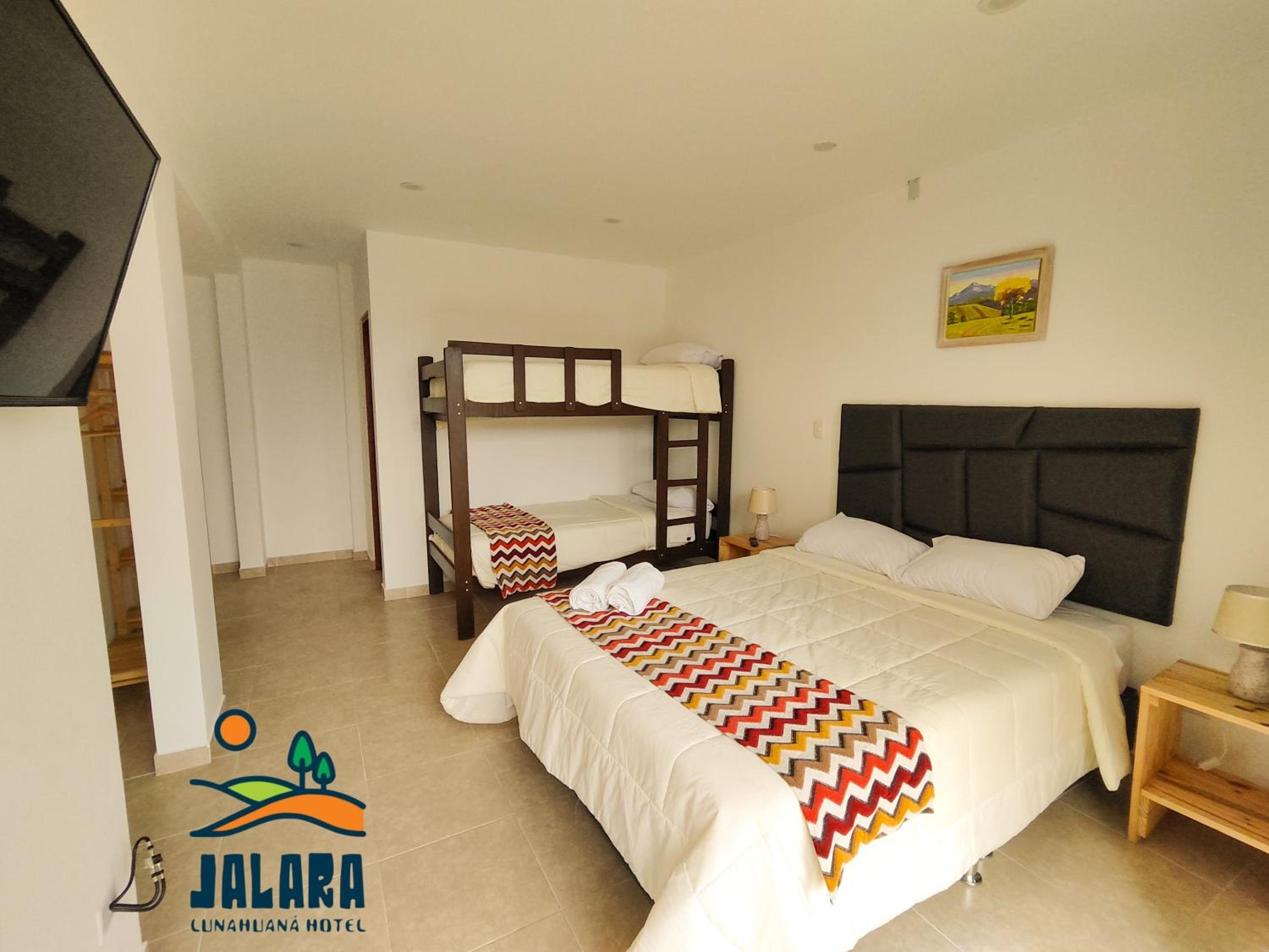 Quadruple Room with Balcony - Photo 2