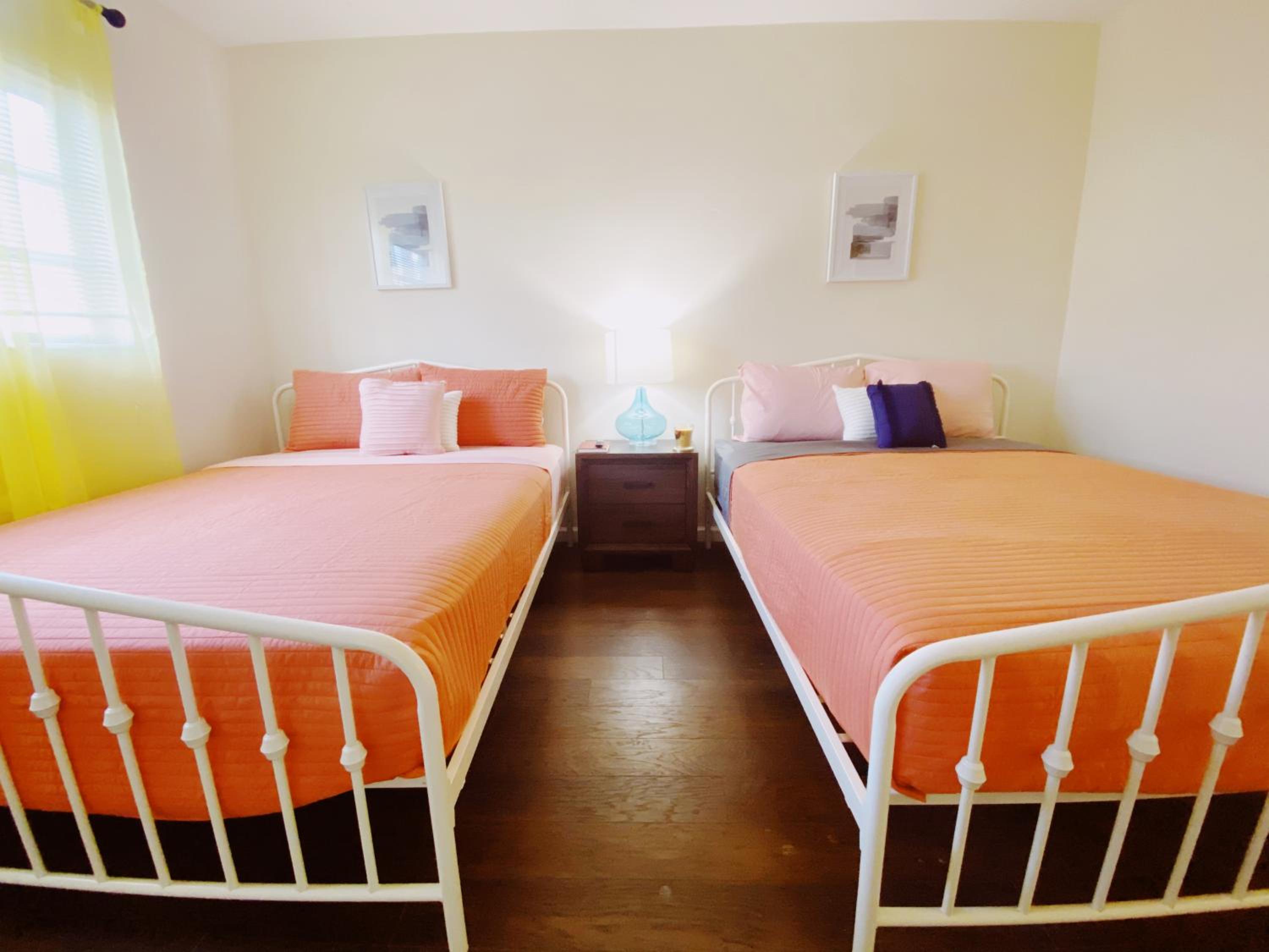 Premium Two Bedroom Two Bath Family Suite with Kitchen and Sofa Bed - Photo 11