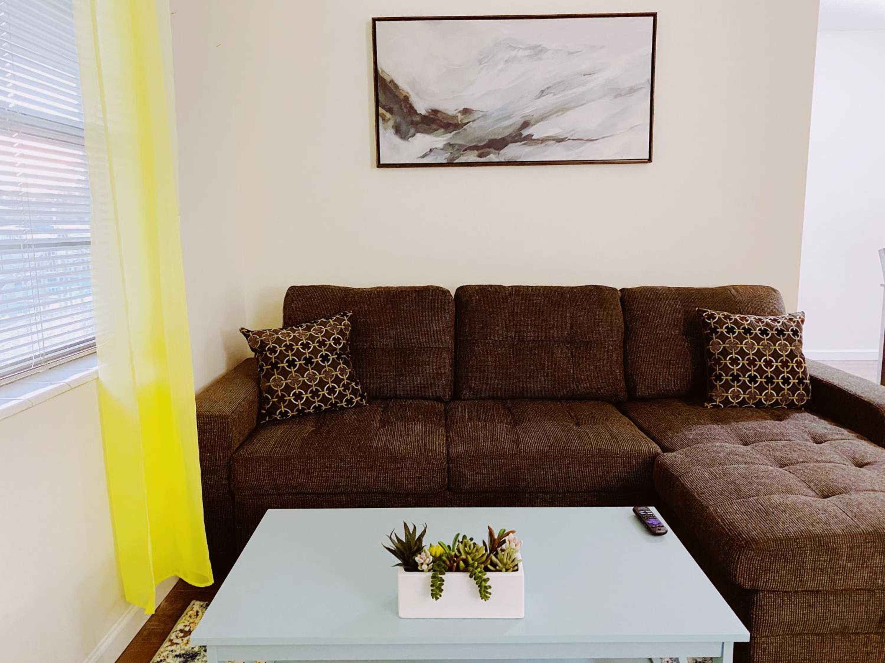 Premium Two Bedroom Two Bath Family Suite with Kitchen and Sofa Bed - Photo 12