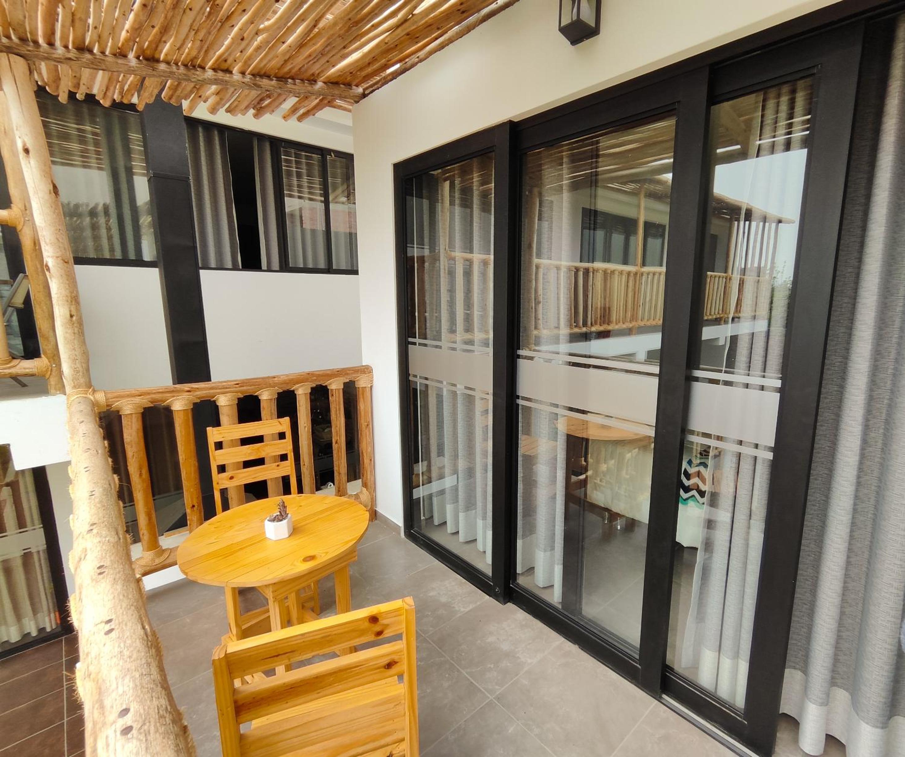 Double Room with Balcony - Photo 2