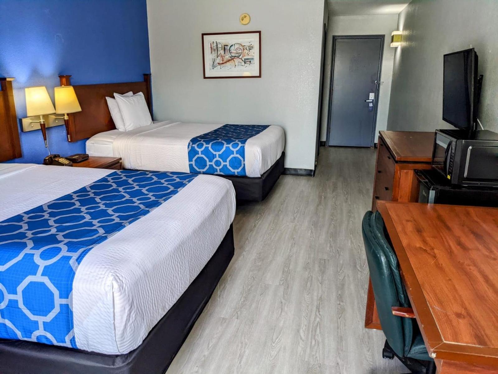 Double Room with Two Double Beds - Non-Smoking - Photo 1