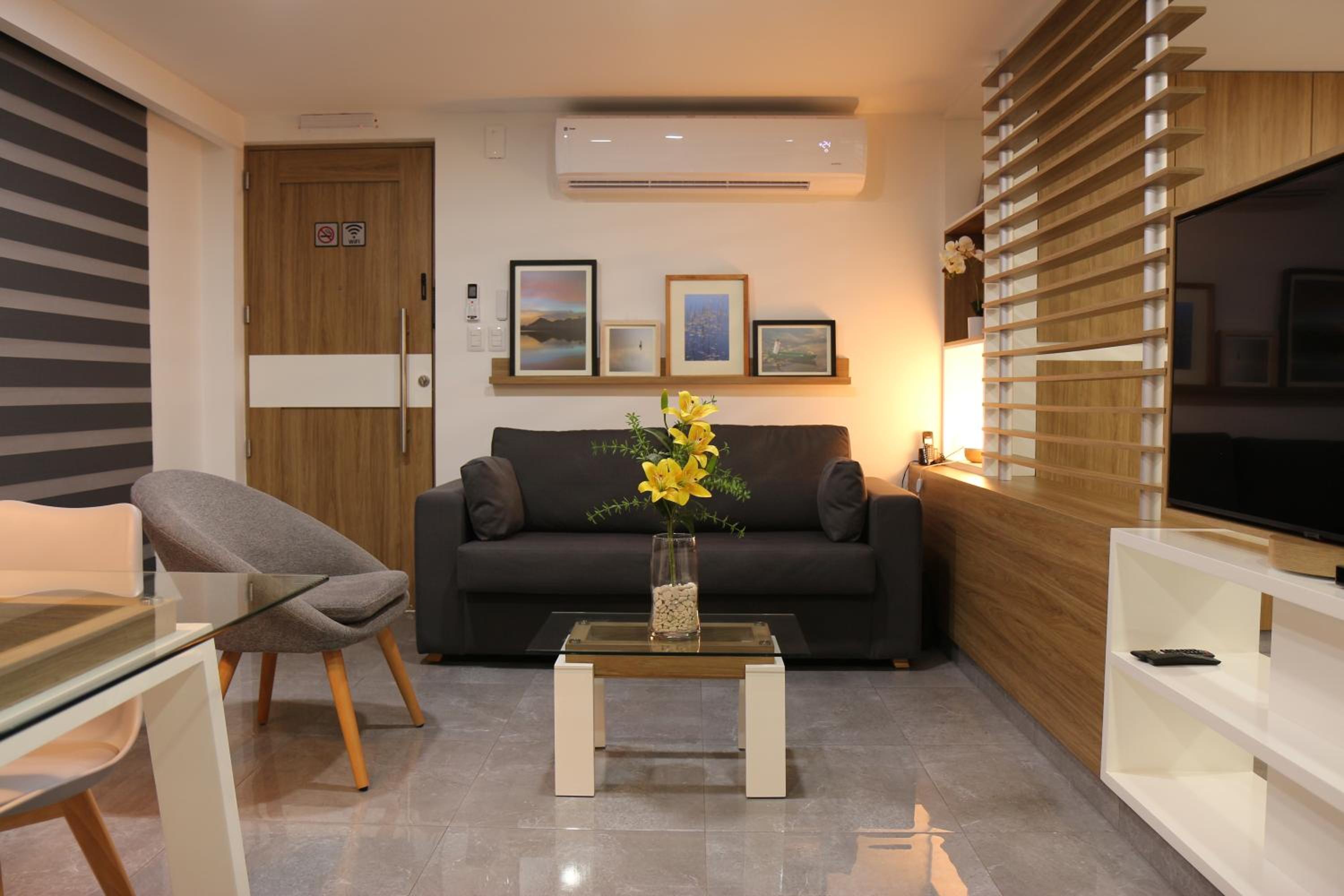 Suite - Photo 2