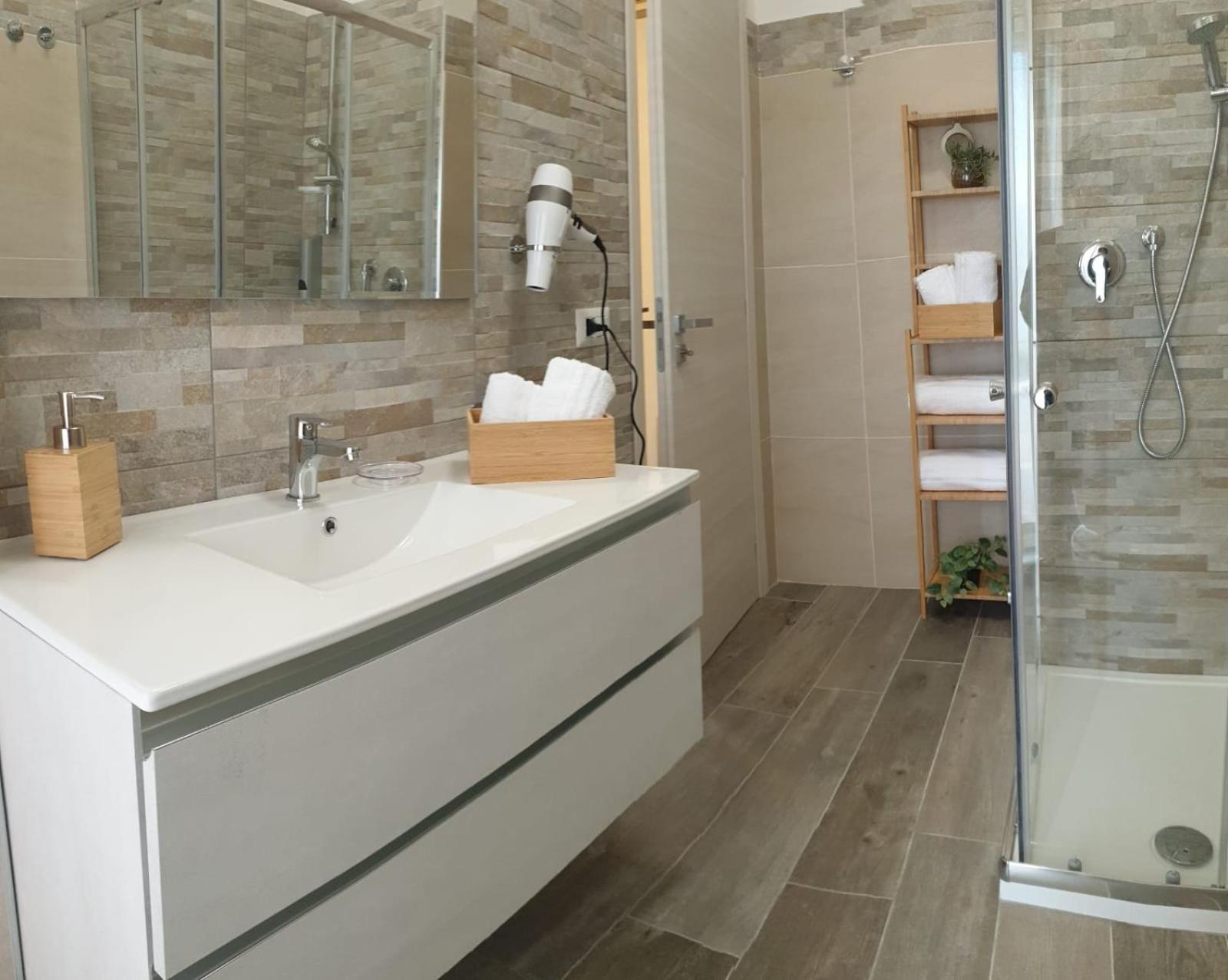 Triple Room with Private External Bathroom photo 2