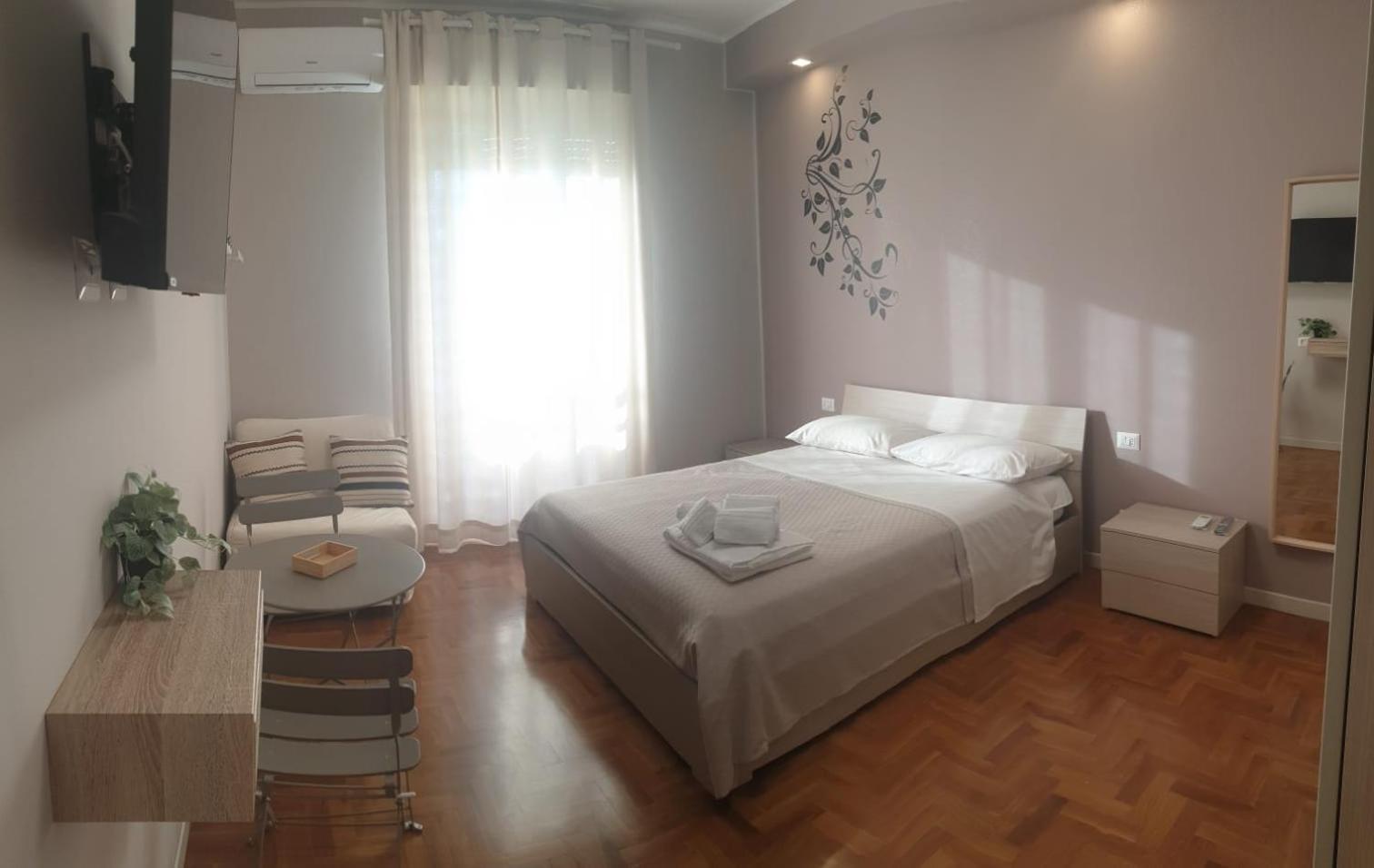 Triple Room with Private External Bathroom photo 3