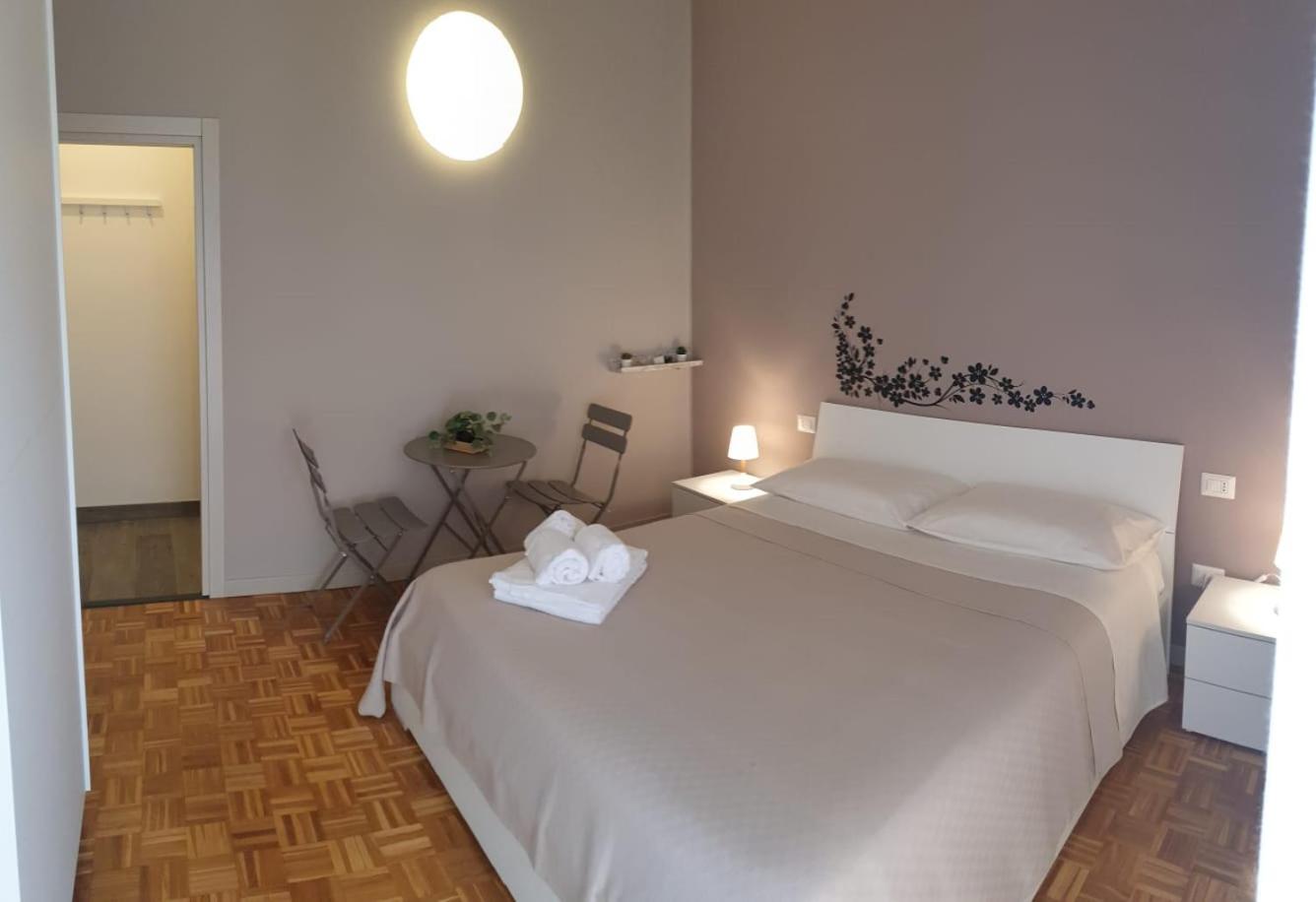 Double Room with Private Bathroom photo 2