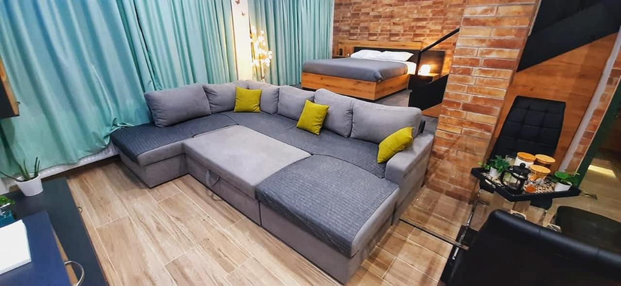 One-Bedroom Apartment - Photo 30