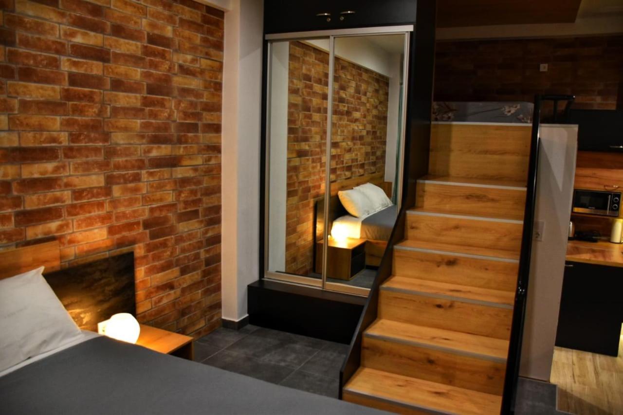 One-Bedroom Apartment - Photo 47