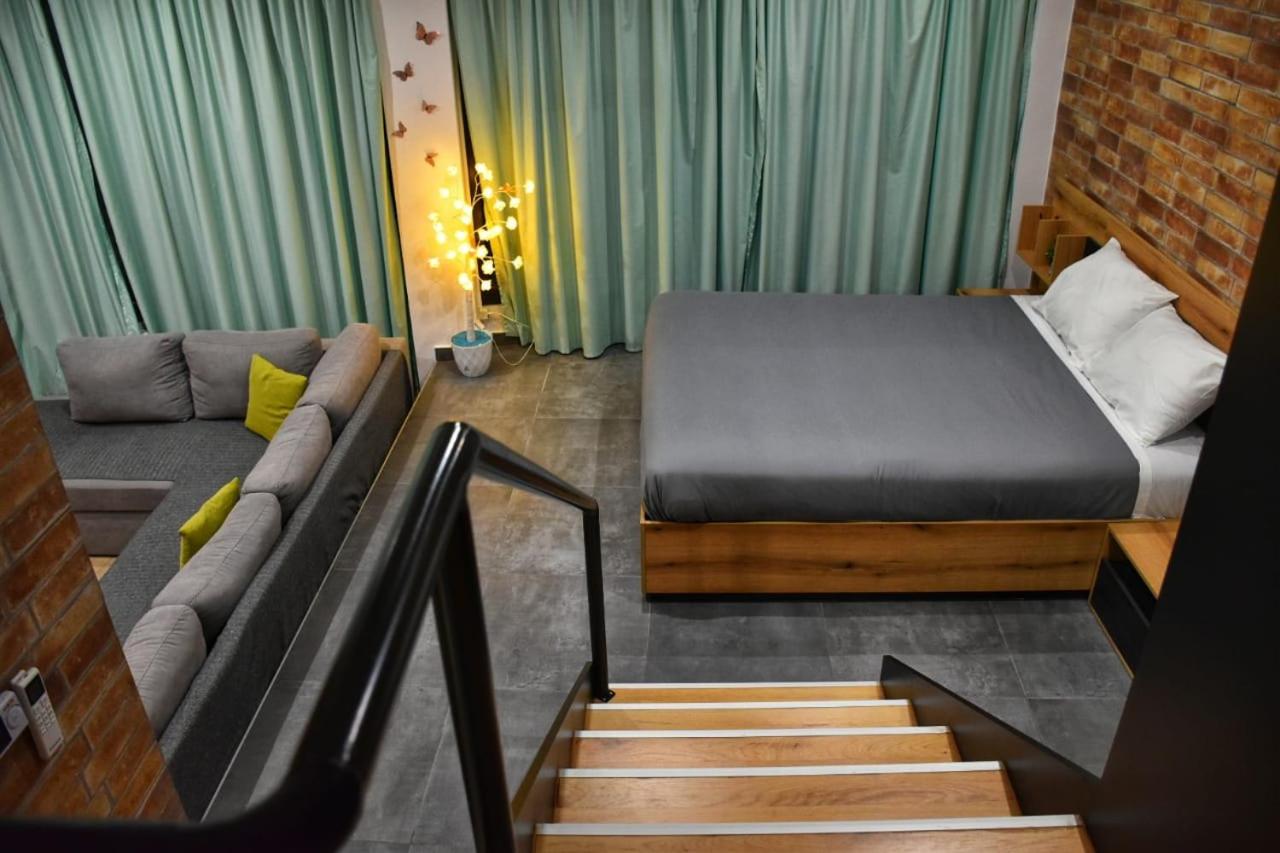 One-Bedroom Apartment - Photo 7