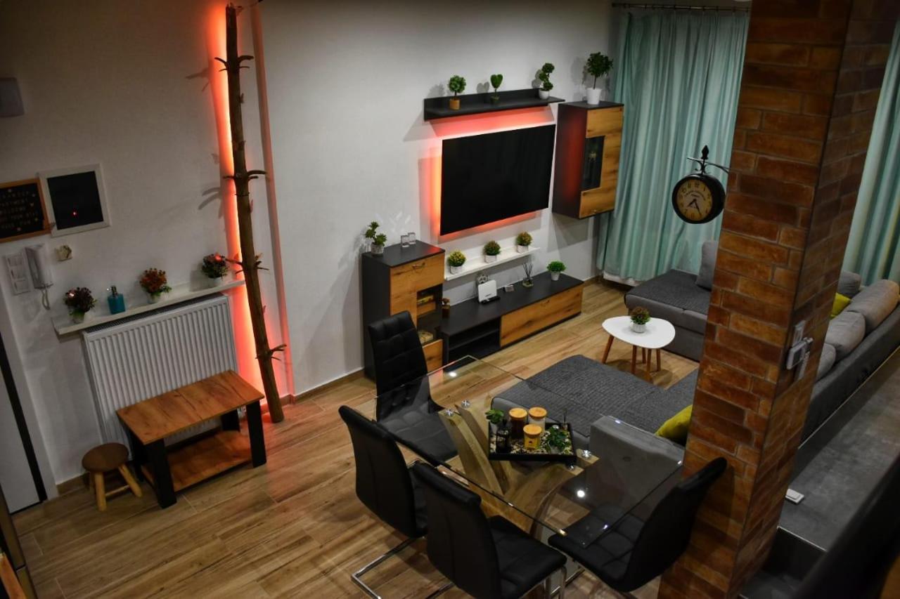 One-Bedroom Apartment - Photo 8