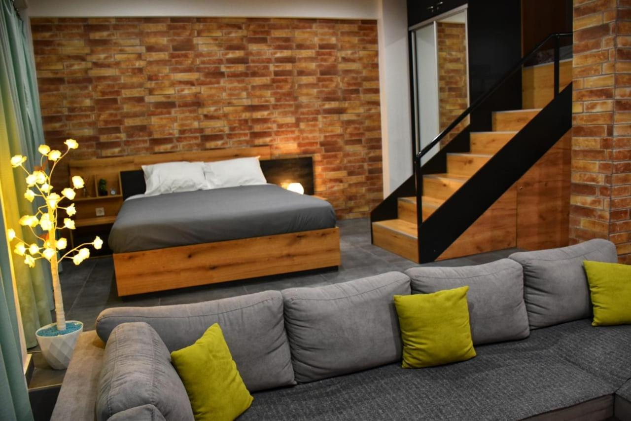 One-Bedroom Apartment - Photo 18