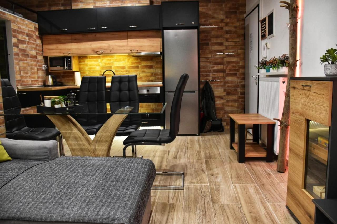 One-Bedroom Apartment - Photo 15