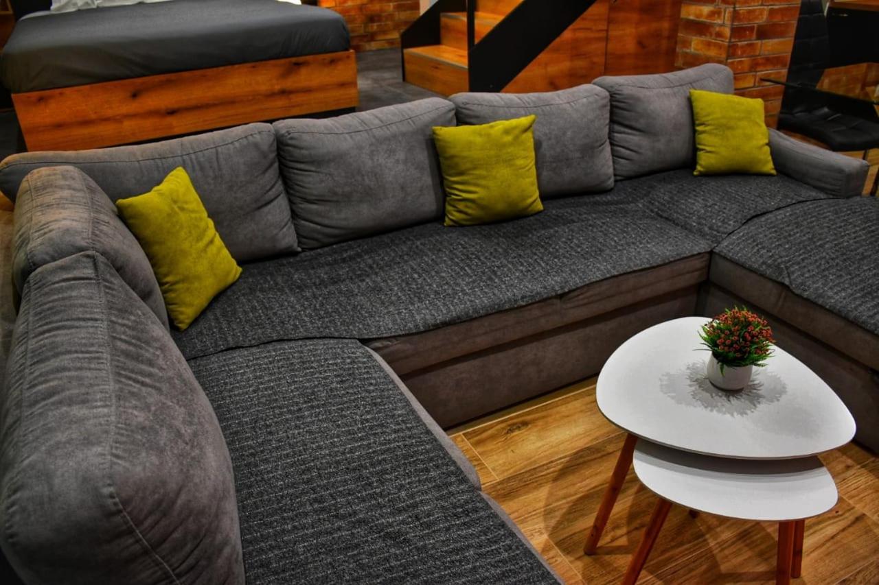 One-Bedroom Apartment - Photo 14