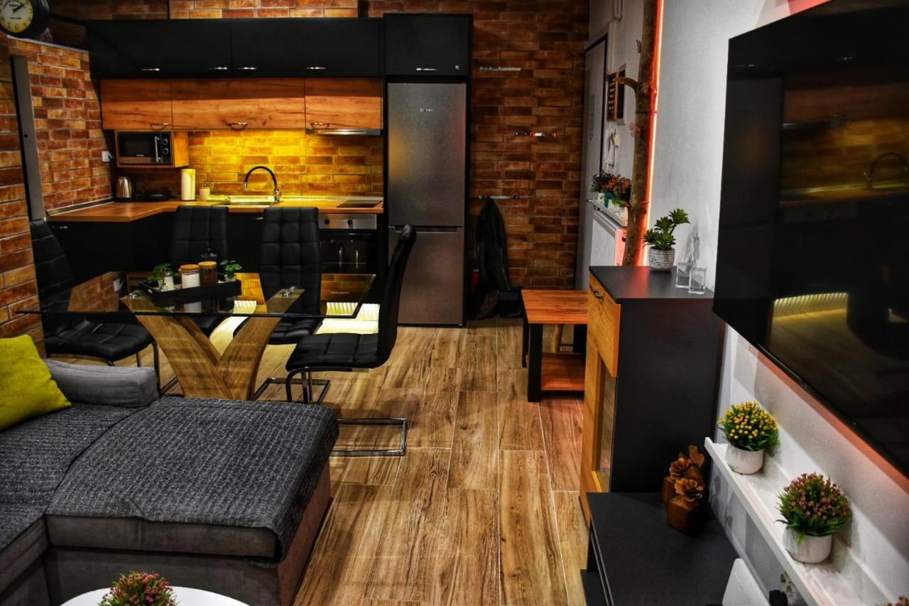 One-Bedroom Apartment - Photo 38