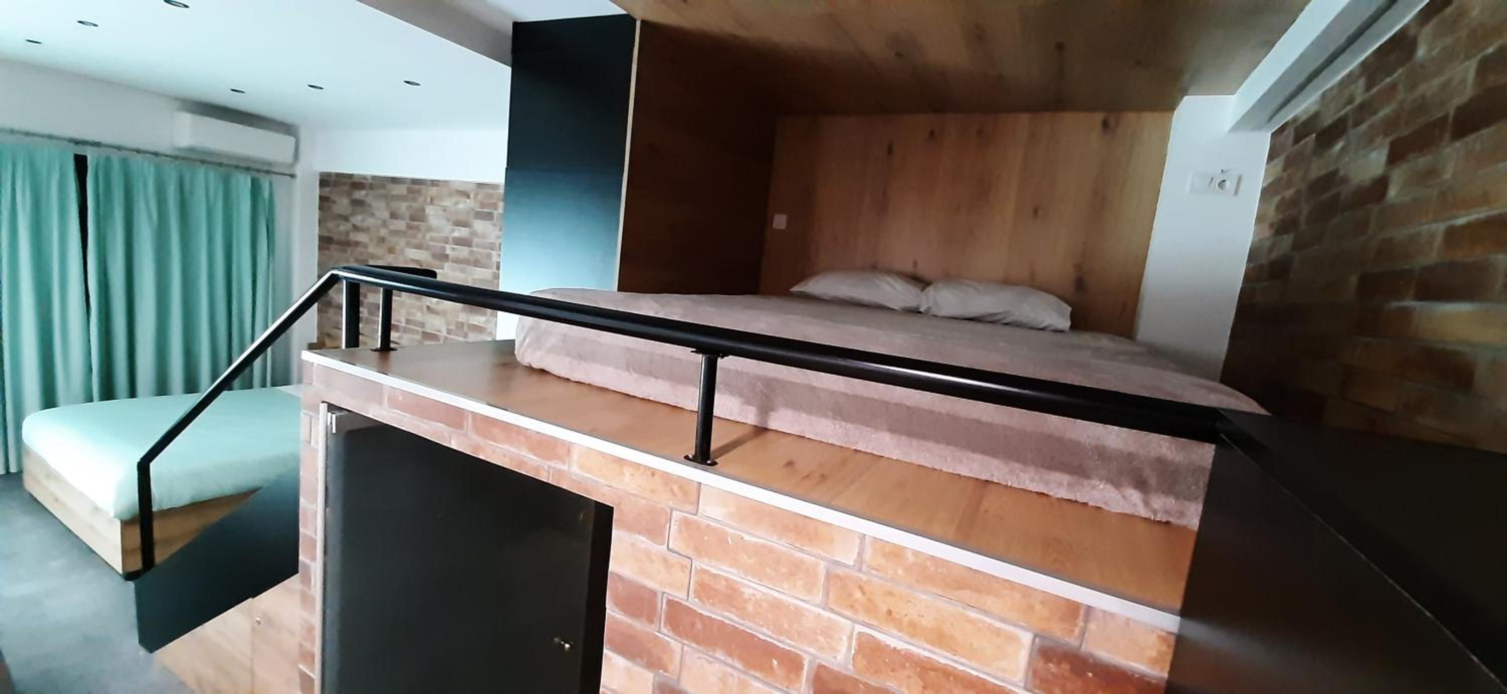 One-Bedroom Apartment - Photo 40