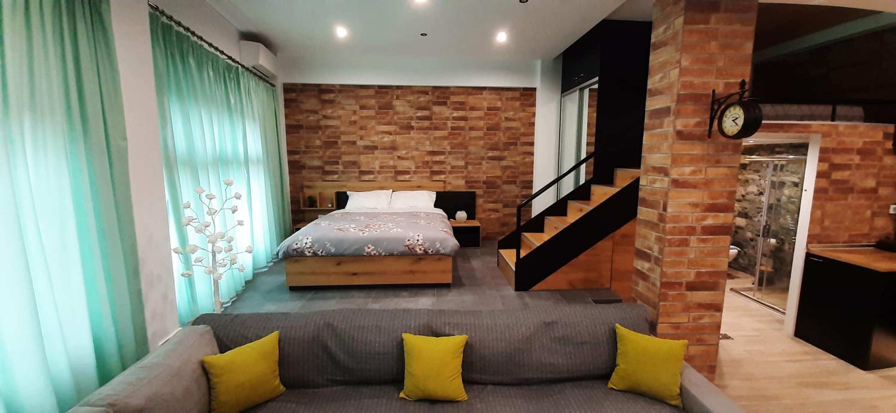 One-Bedroom Apartment - Photo 43