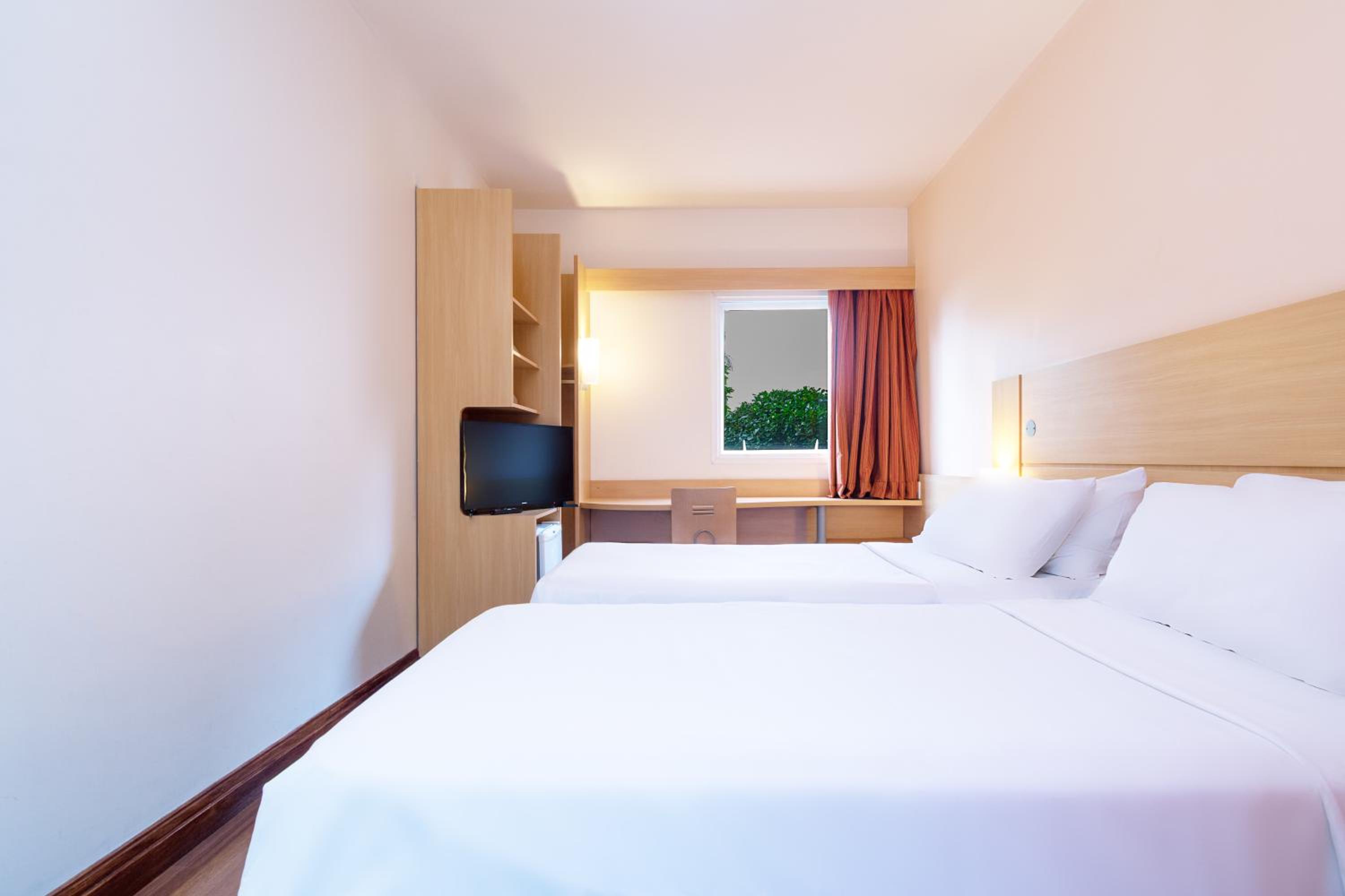 Standard Twin Room photo 2