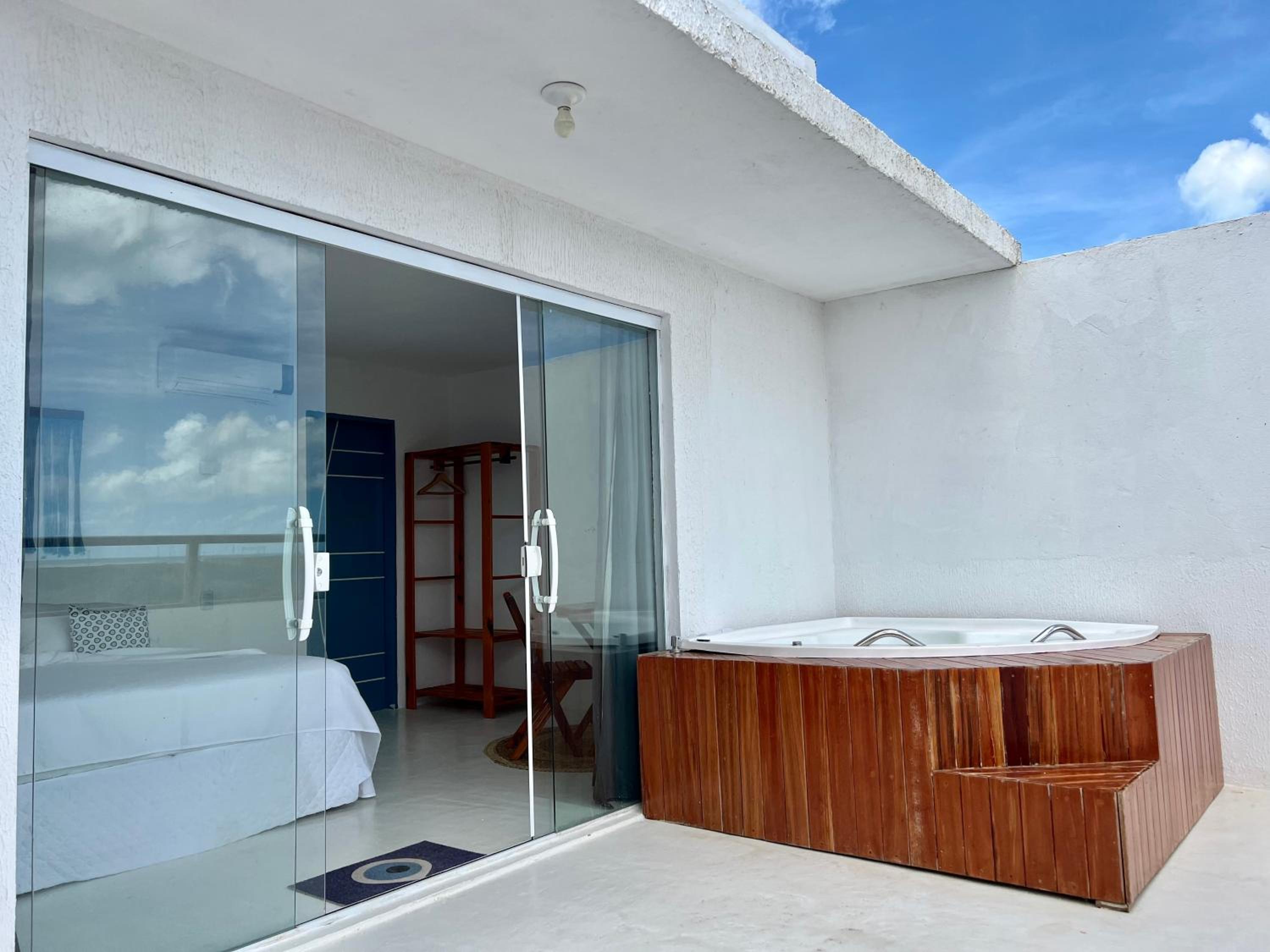 Deluxe Double Room with Bath - Photo 10