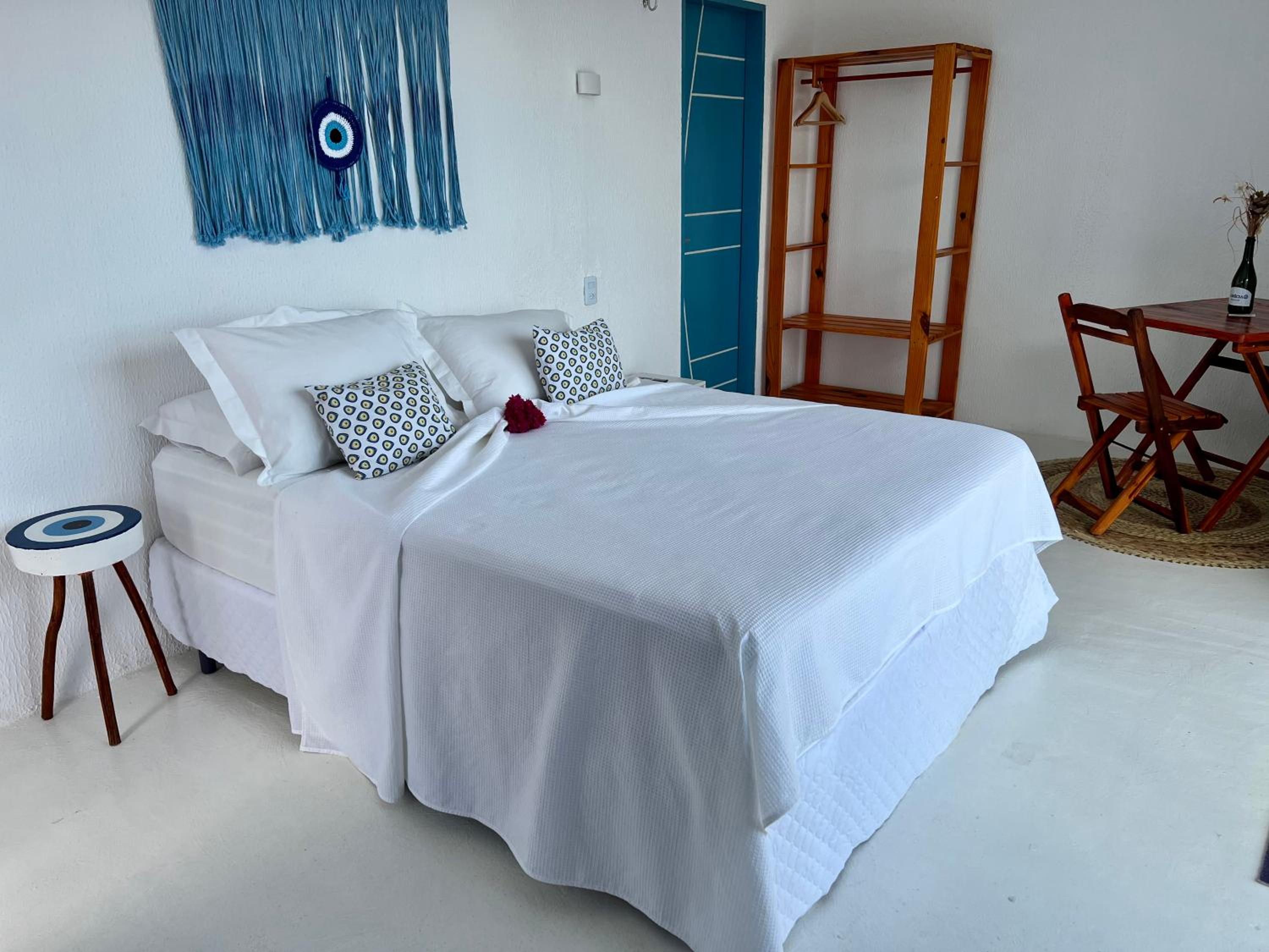 Deluxe Double Room with Bath - Photo 7