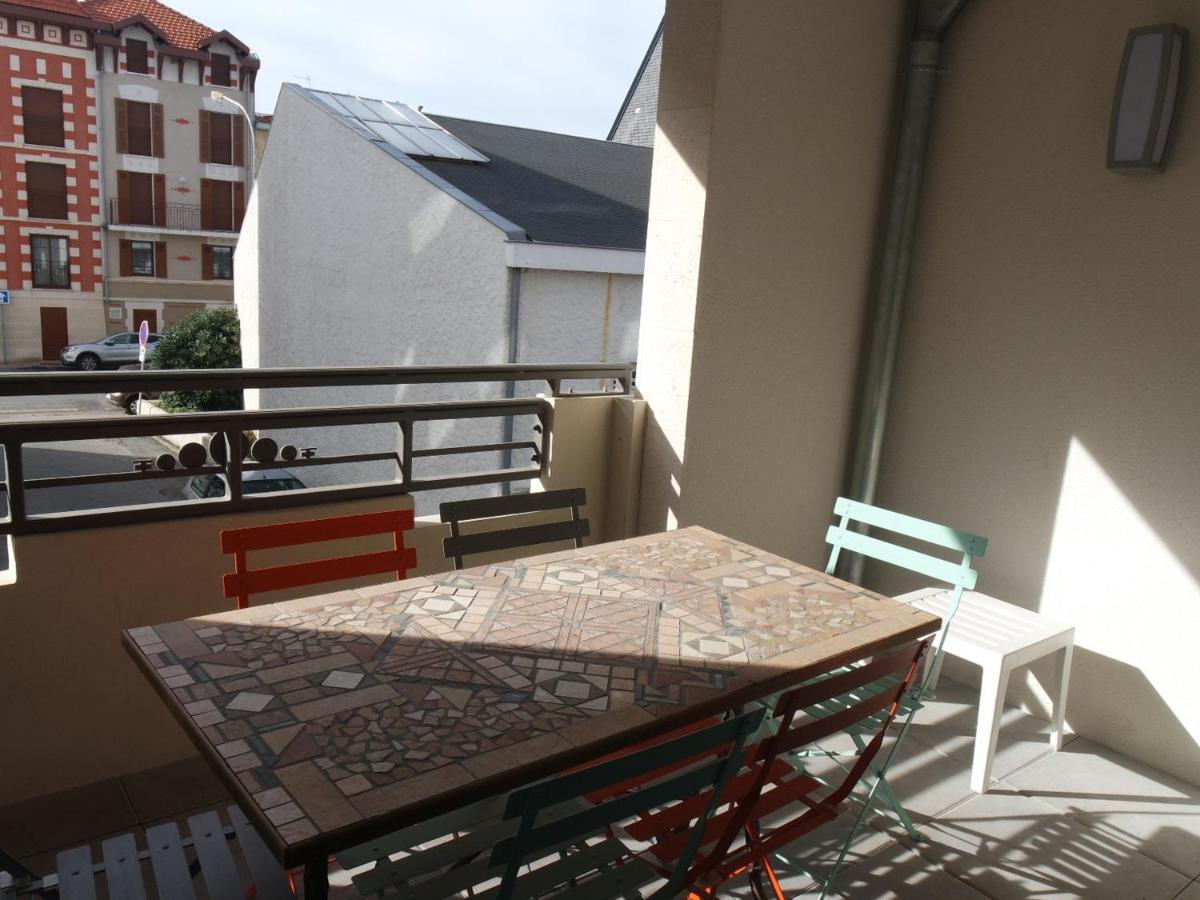 Apartment (6 Adults)