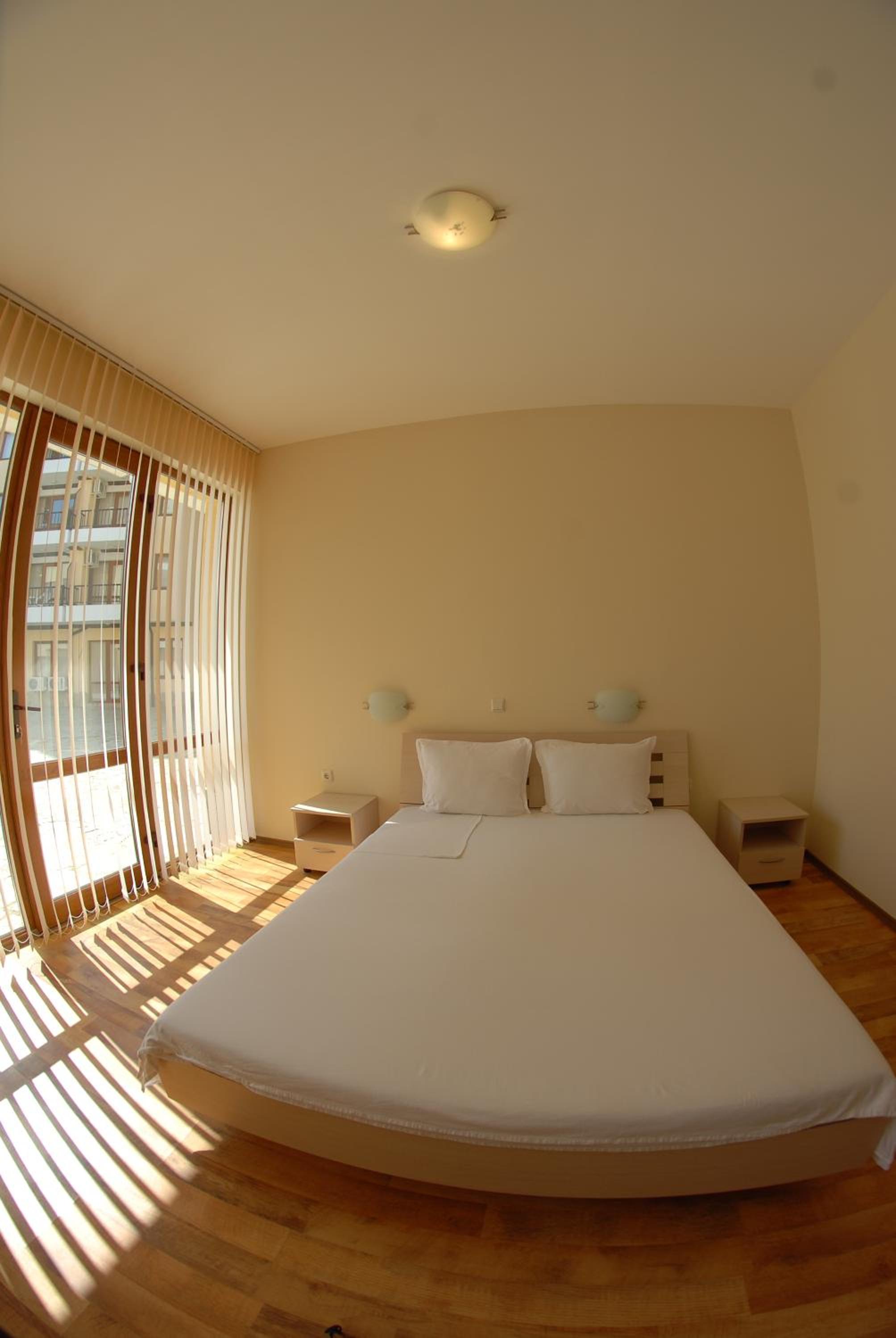 Studio with Pool View photo 1