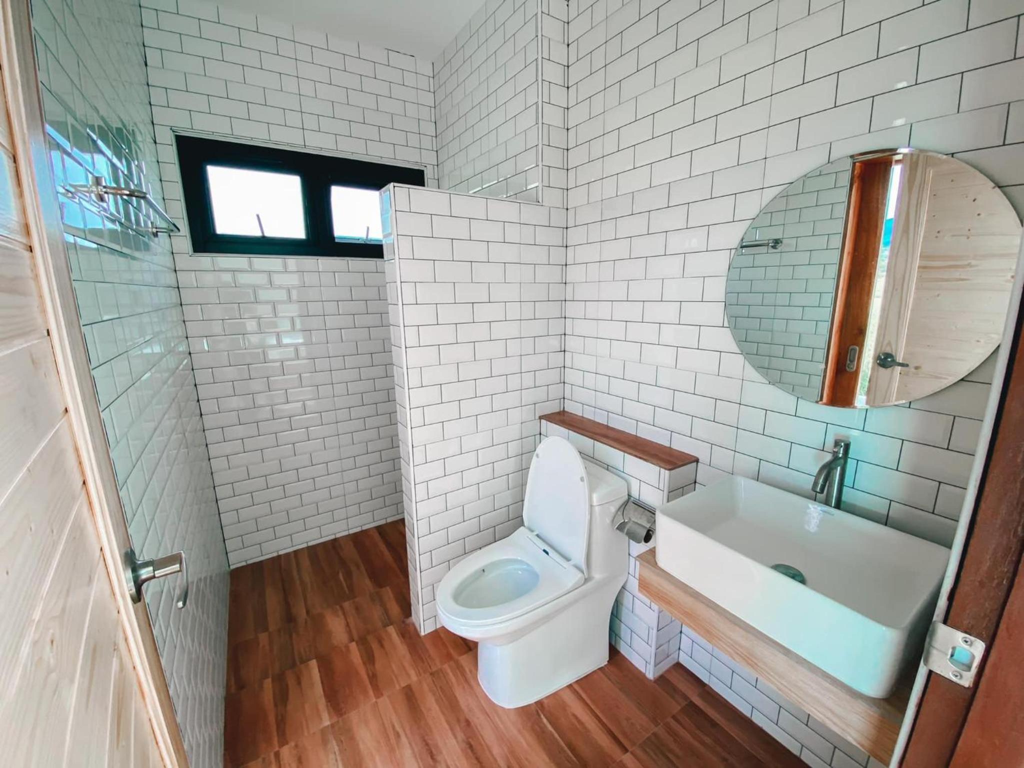 Deluxe Twin Room - Photo 9