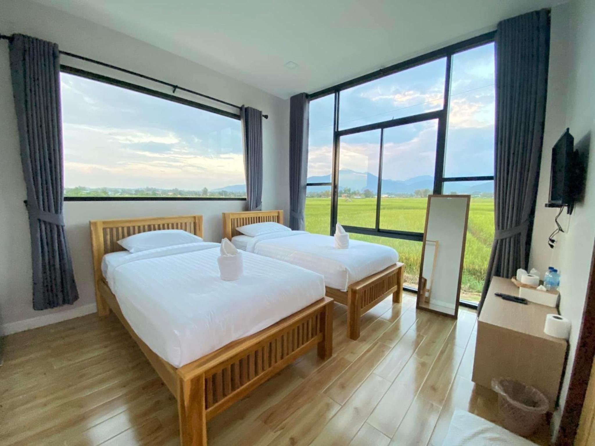 Deluxe Twin Room - Photo 2