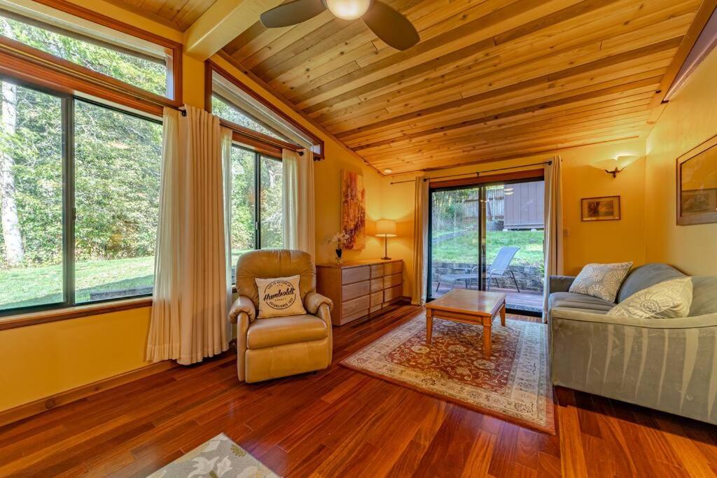 Three-Bedroom House photo 1