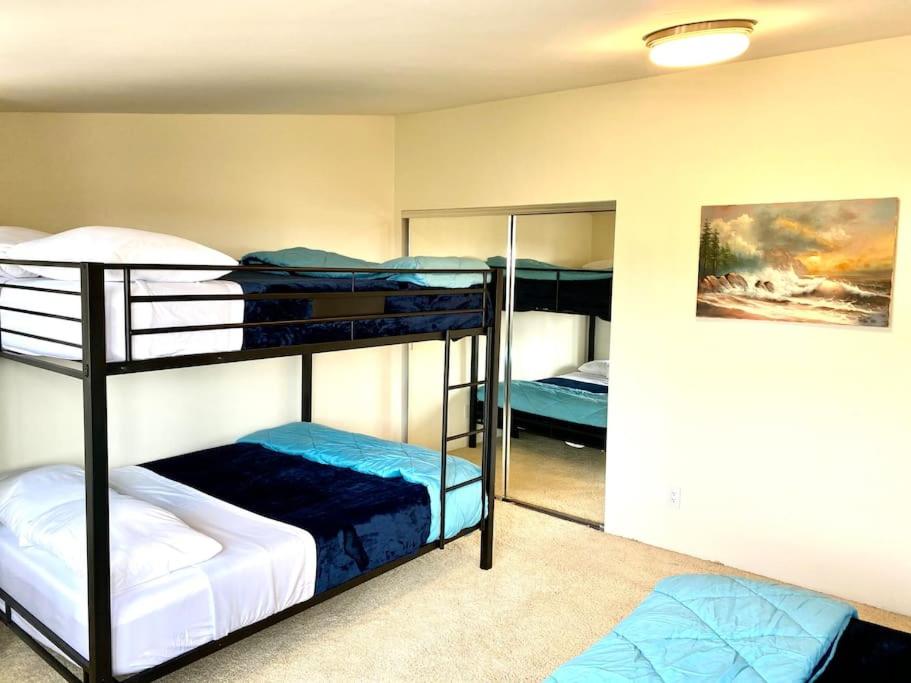 Two-Bedroom Apartment photo 3