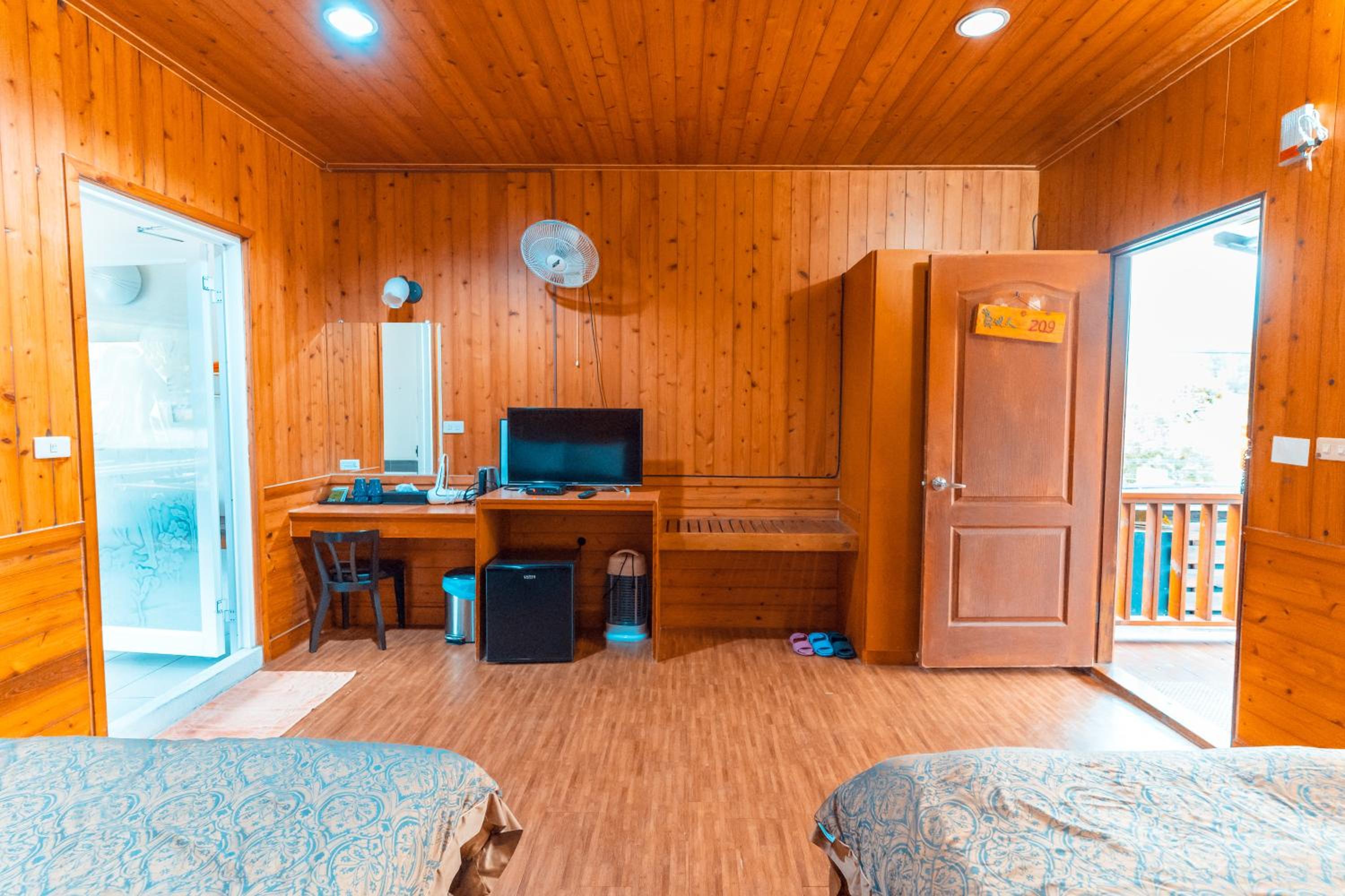 Deluxe Double or Twin Room with Mountain View photo 2