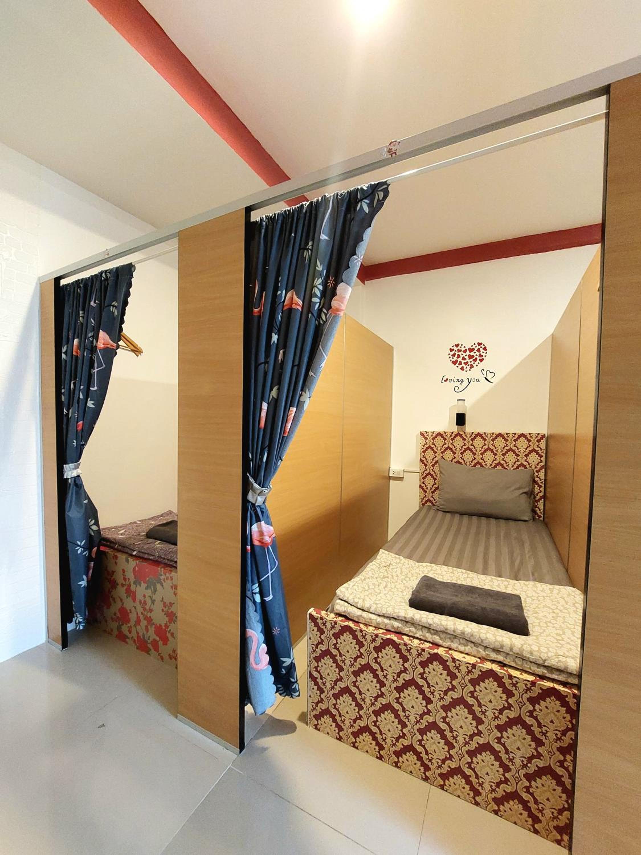 Single Bed in Dormitory Room photo 3