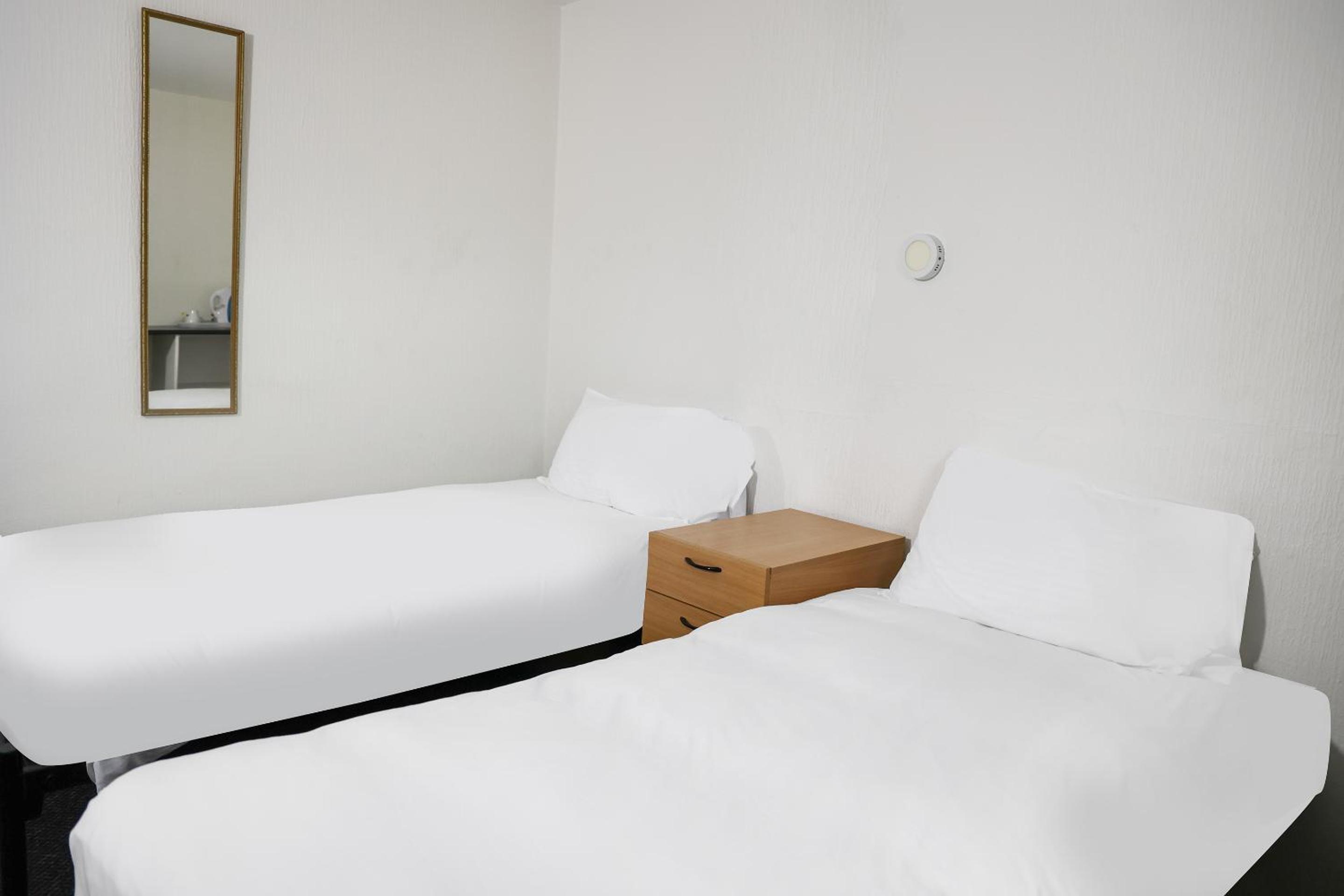 Standard Twin Room photo 3