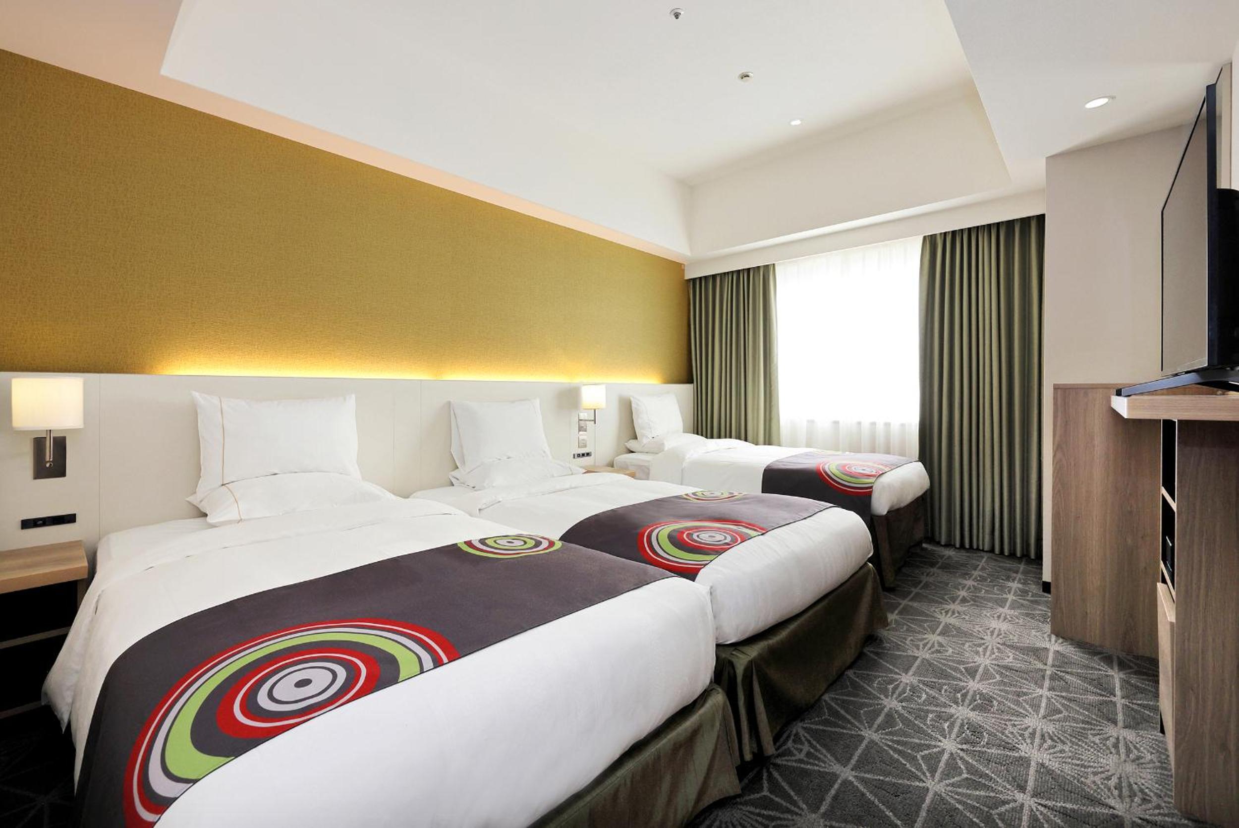 Premium Hollywood Twin Room - Non-Smoking (3 Adults) - Photo 1