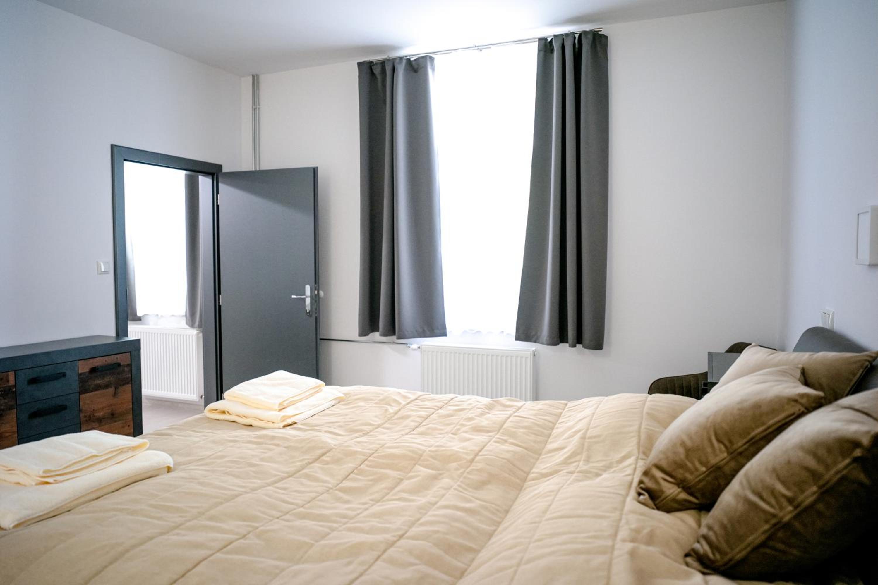 One-Bedroom Apartment - Photo 6