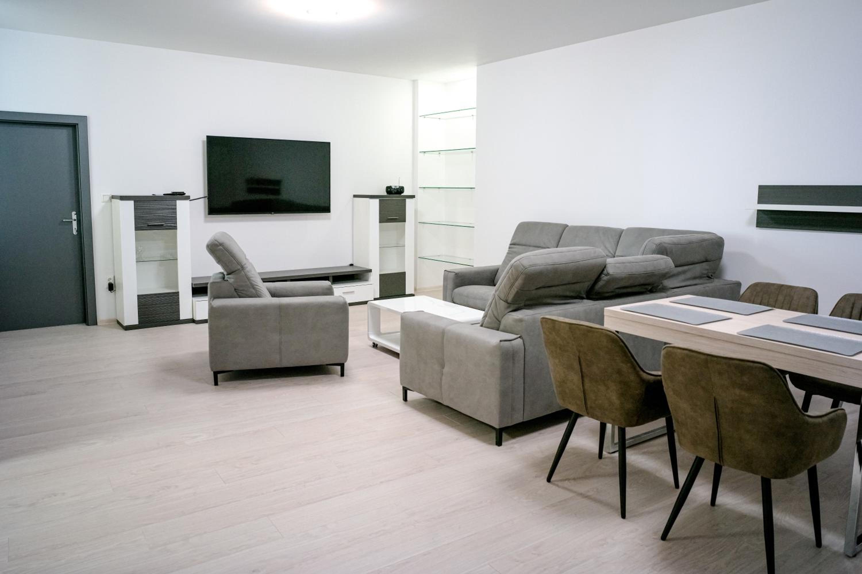 One-Bedroom Apartment - Photo 13