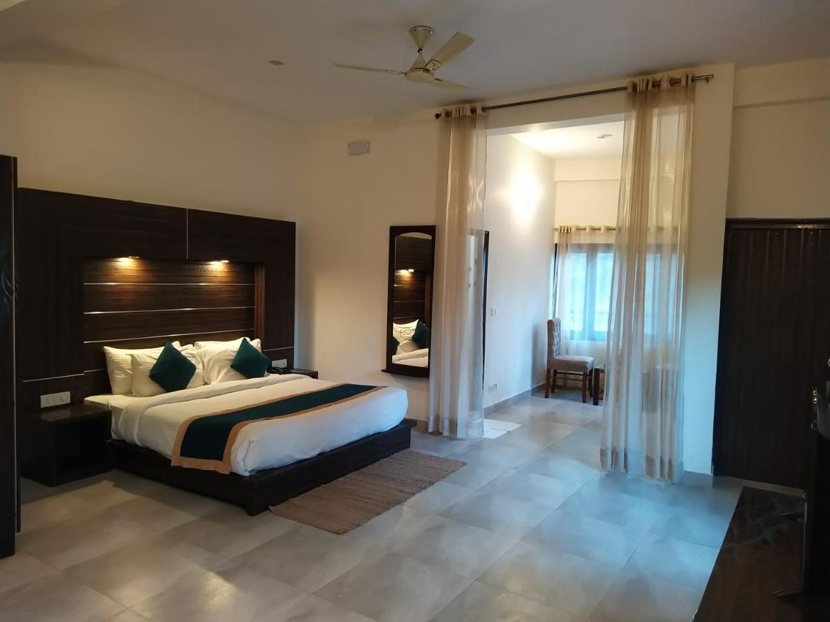 Junior Suite with Balcony photo 1