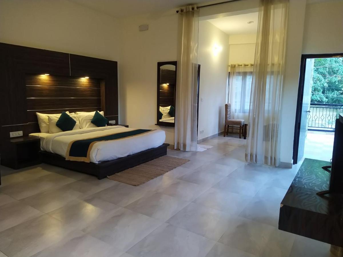 Junior Suite with Balcony photo 2