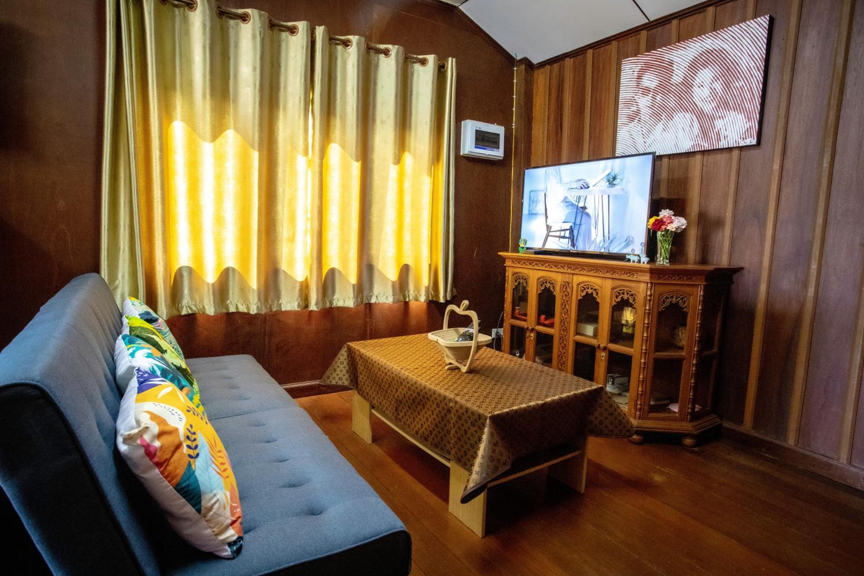 Two-Bedroom House - Photo 9