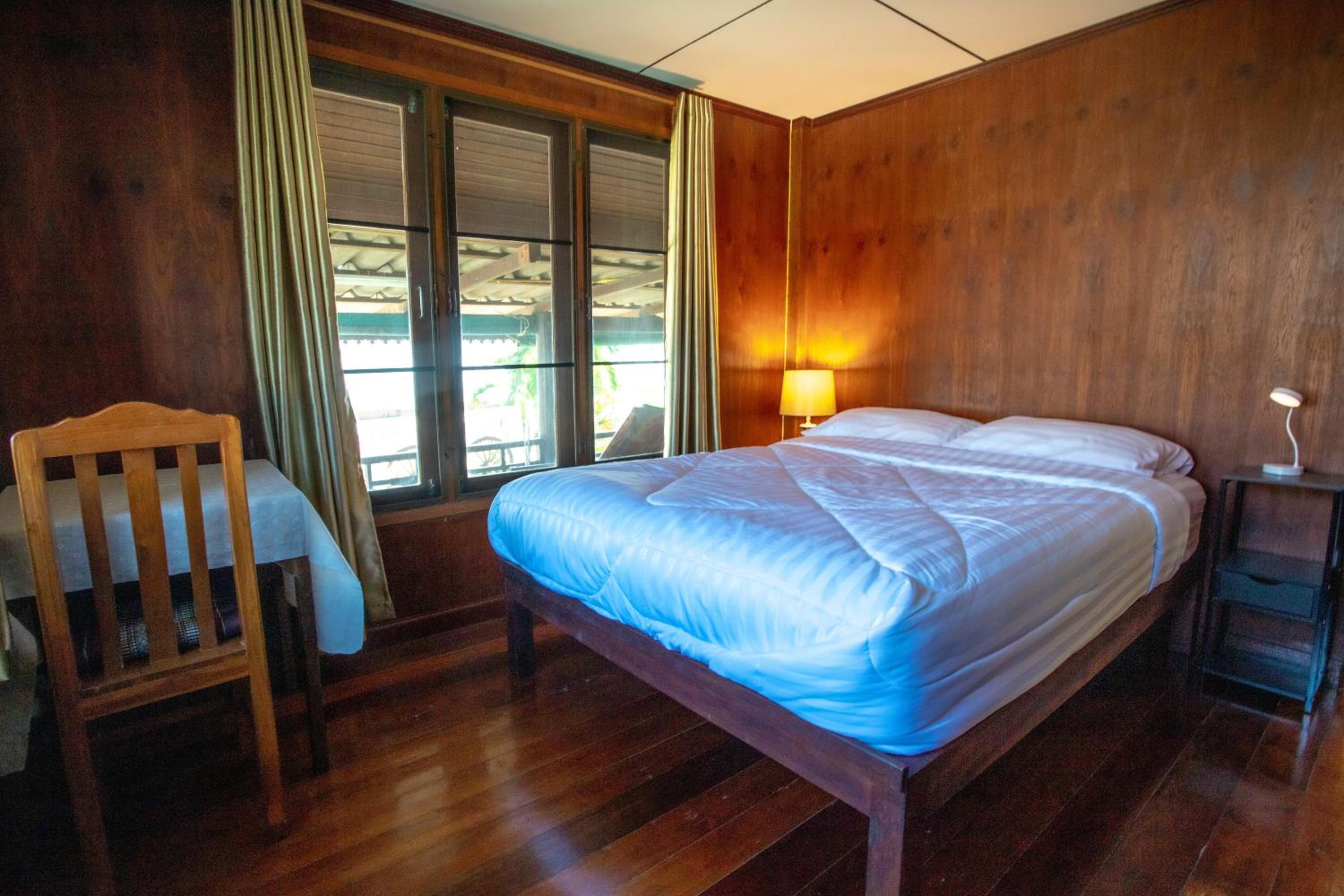Two-Bedroom House - Photo 1