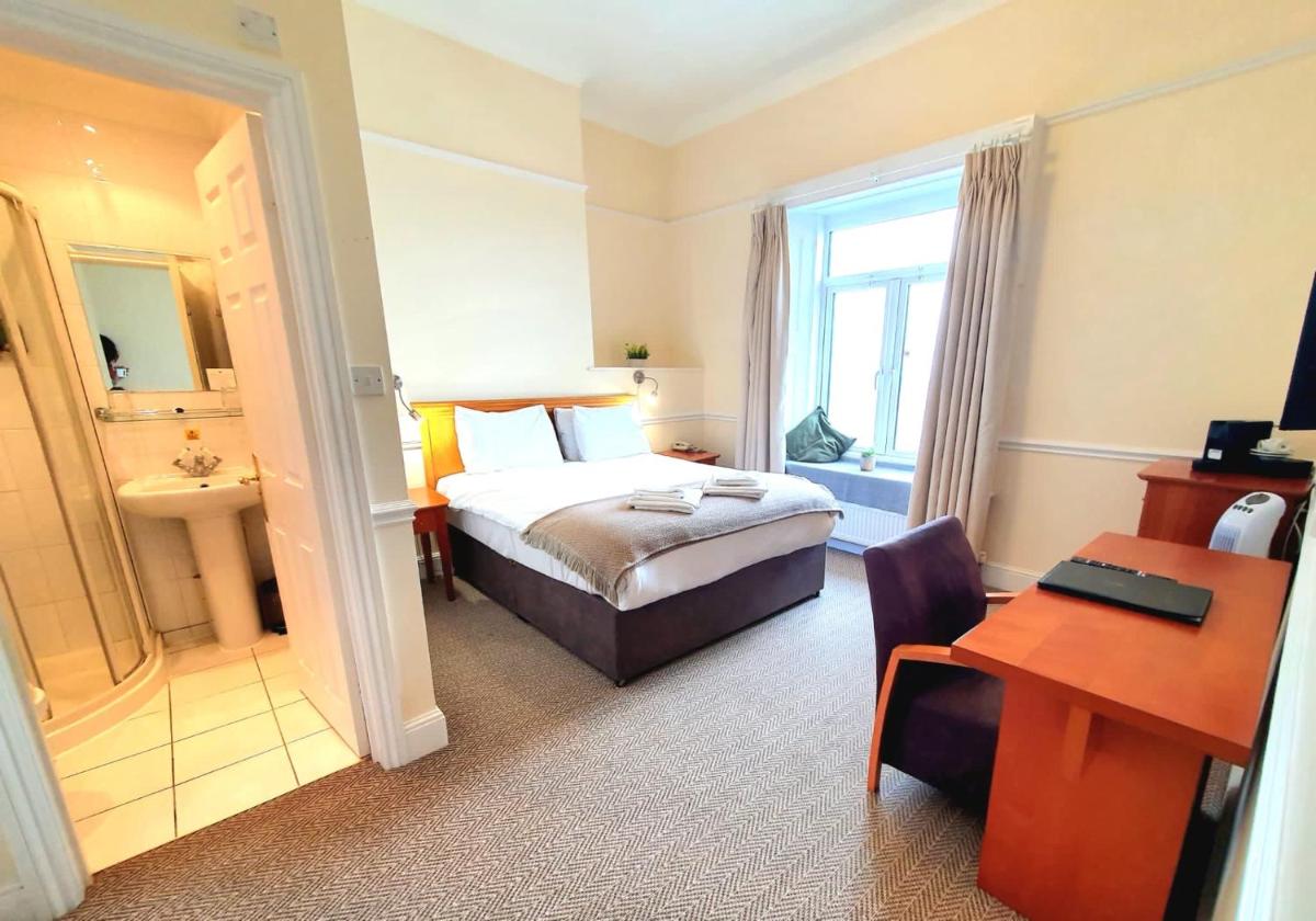 Double Room with Sea View - Photo 3