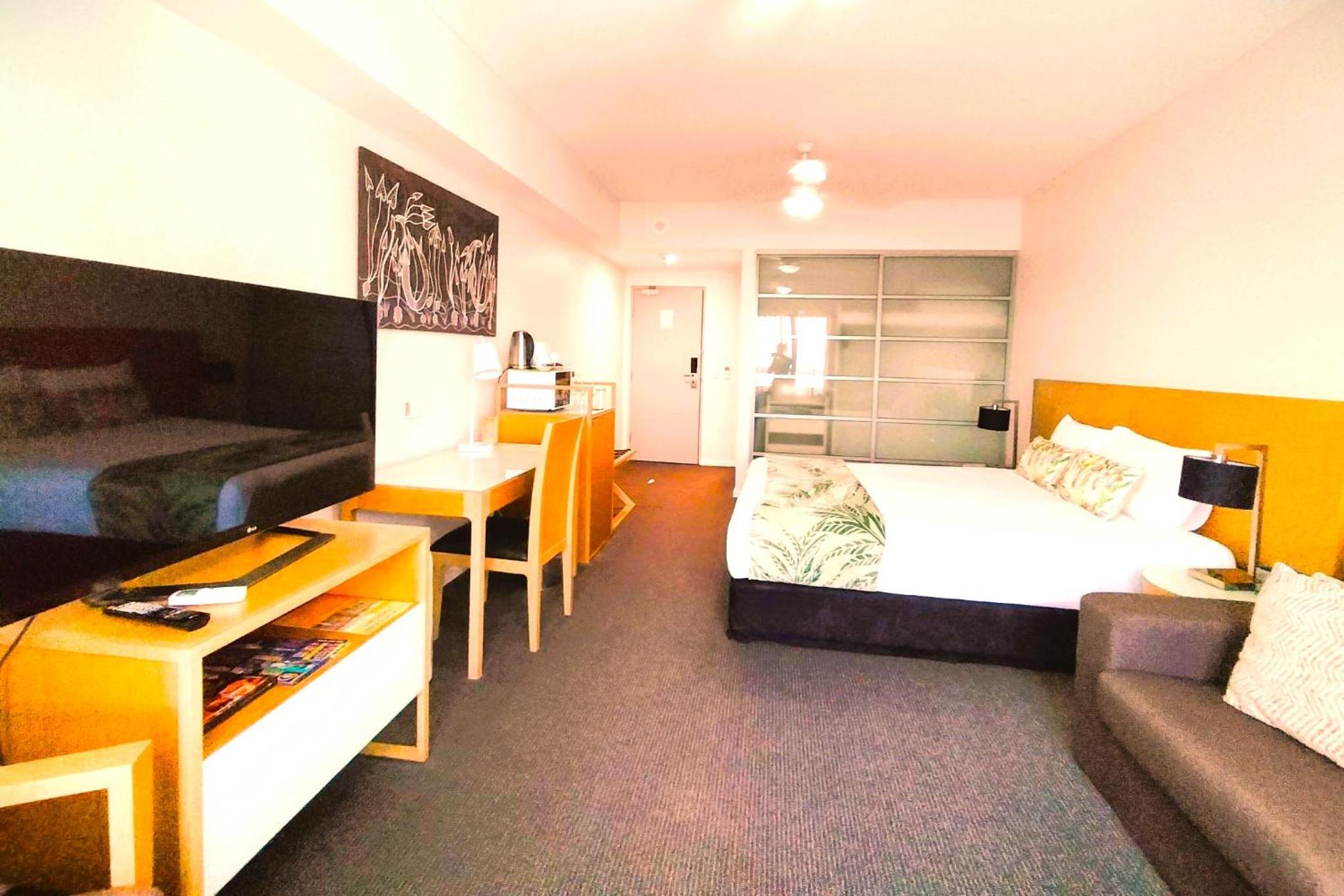 One-Bedroom Apartment with Sea View and Balcony - Photo 22