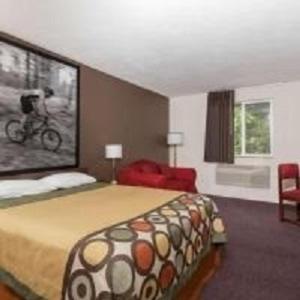Queen Room - Pet Friendly/Non-Smoking - Photo 2