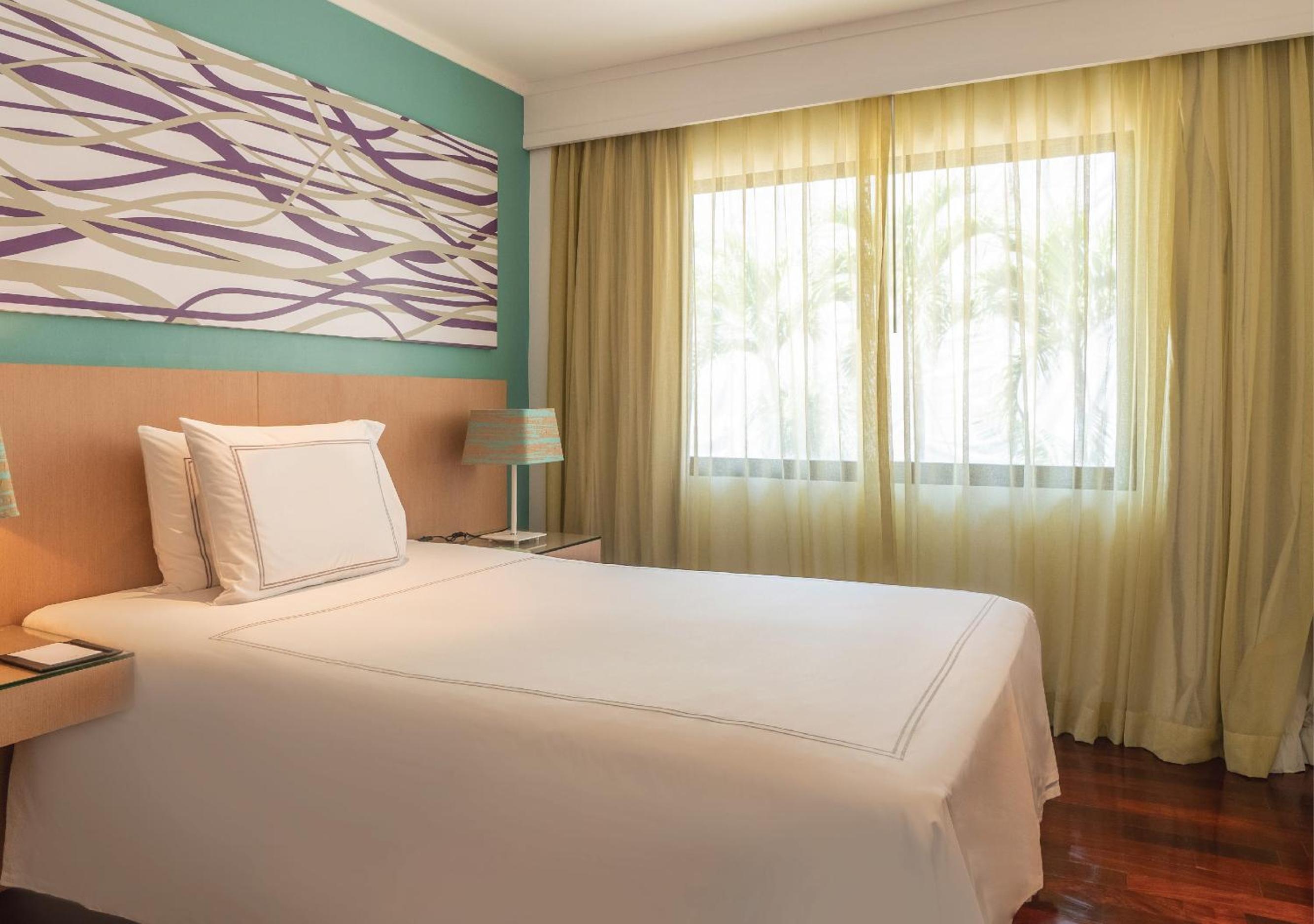 Three-Bedroom Premium Suite - Photo 6
