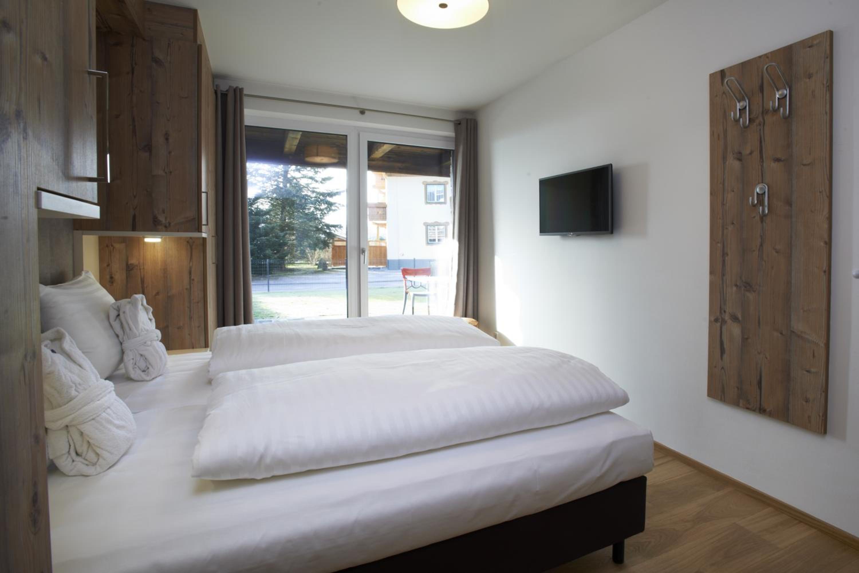 Available room thumbnail 5