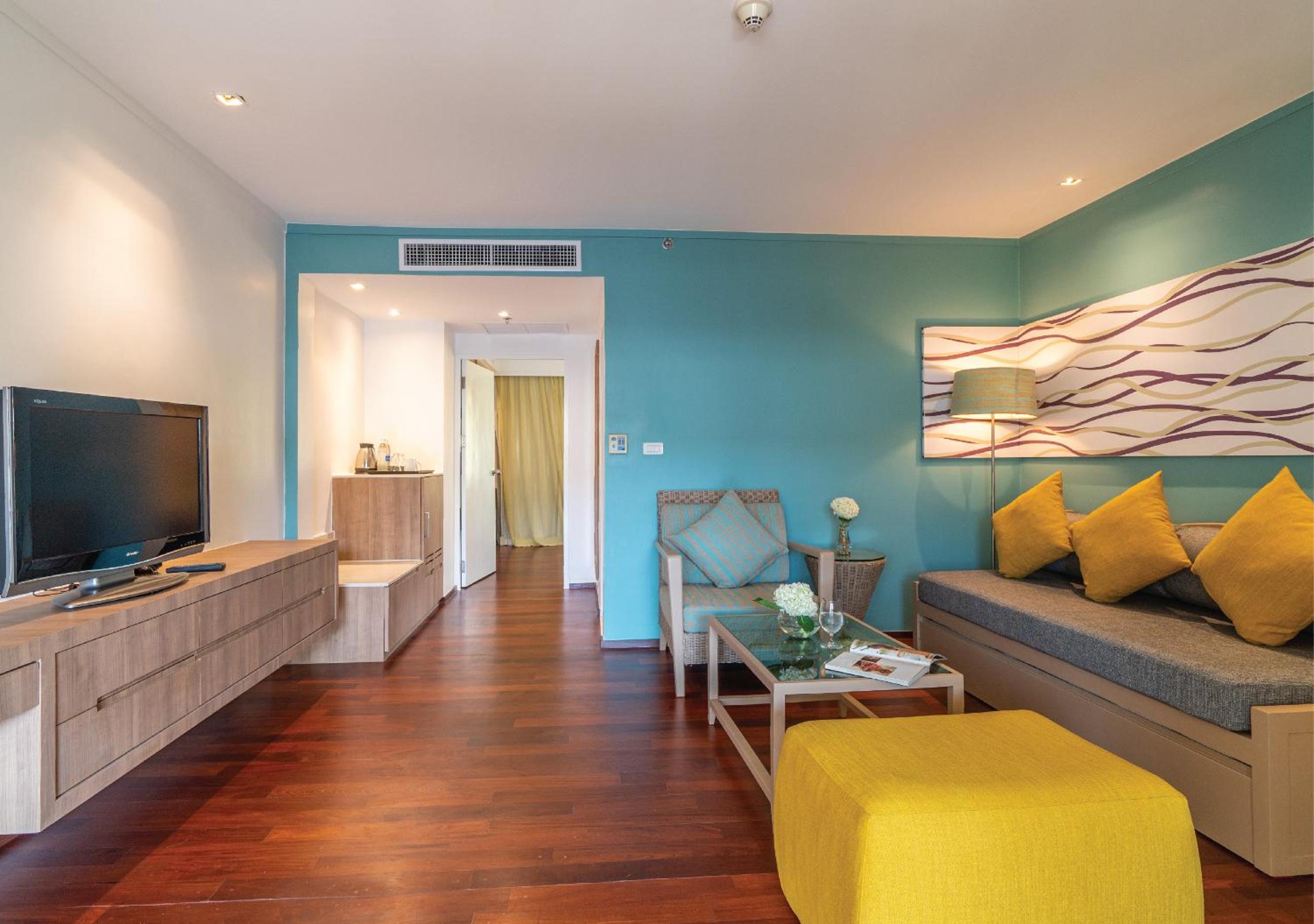 One-Bedroom Suite with Terrace - Photo 5