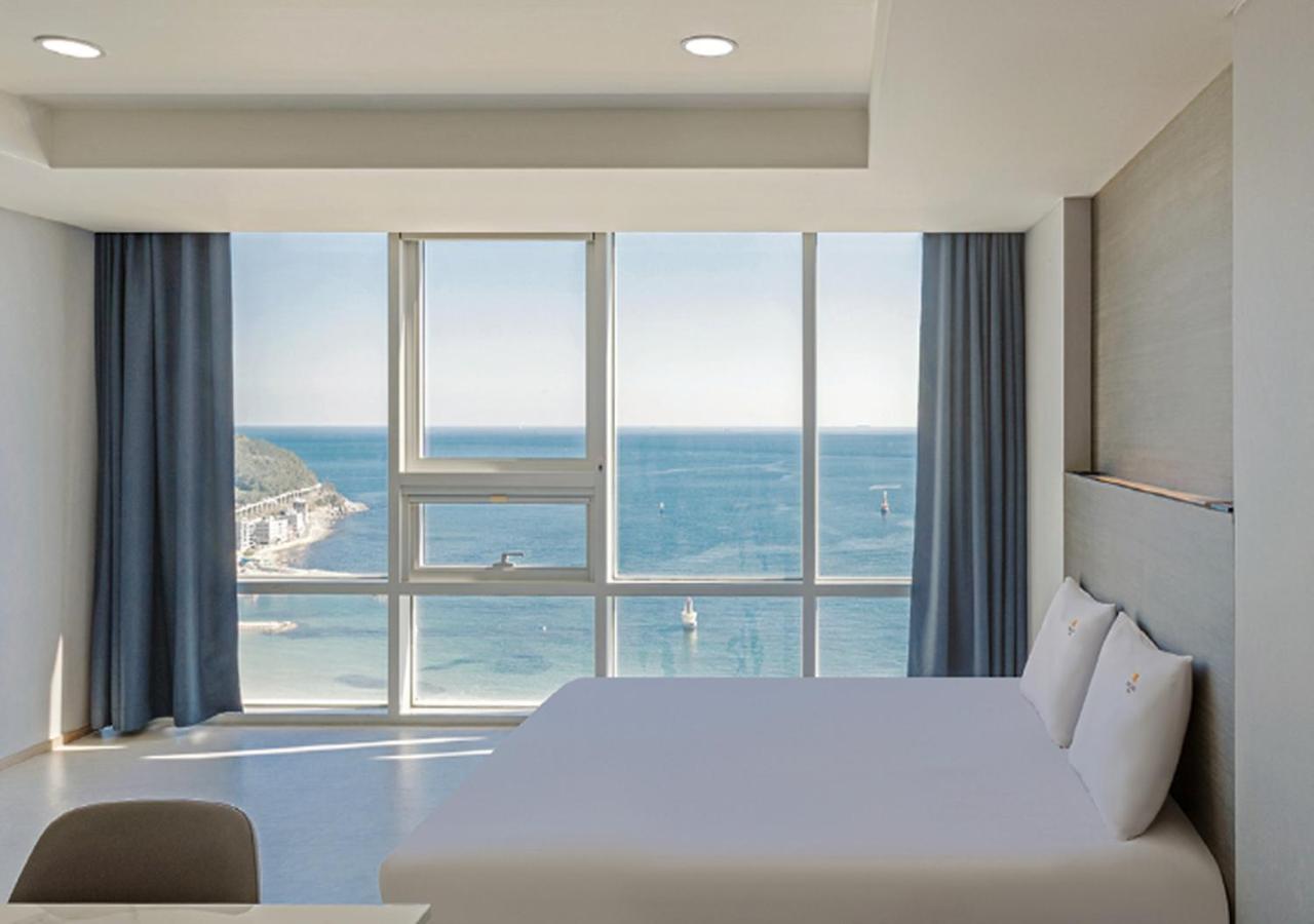 Swimming pool PKG for 2 people - Suite Room with Sea View - Photo 4