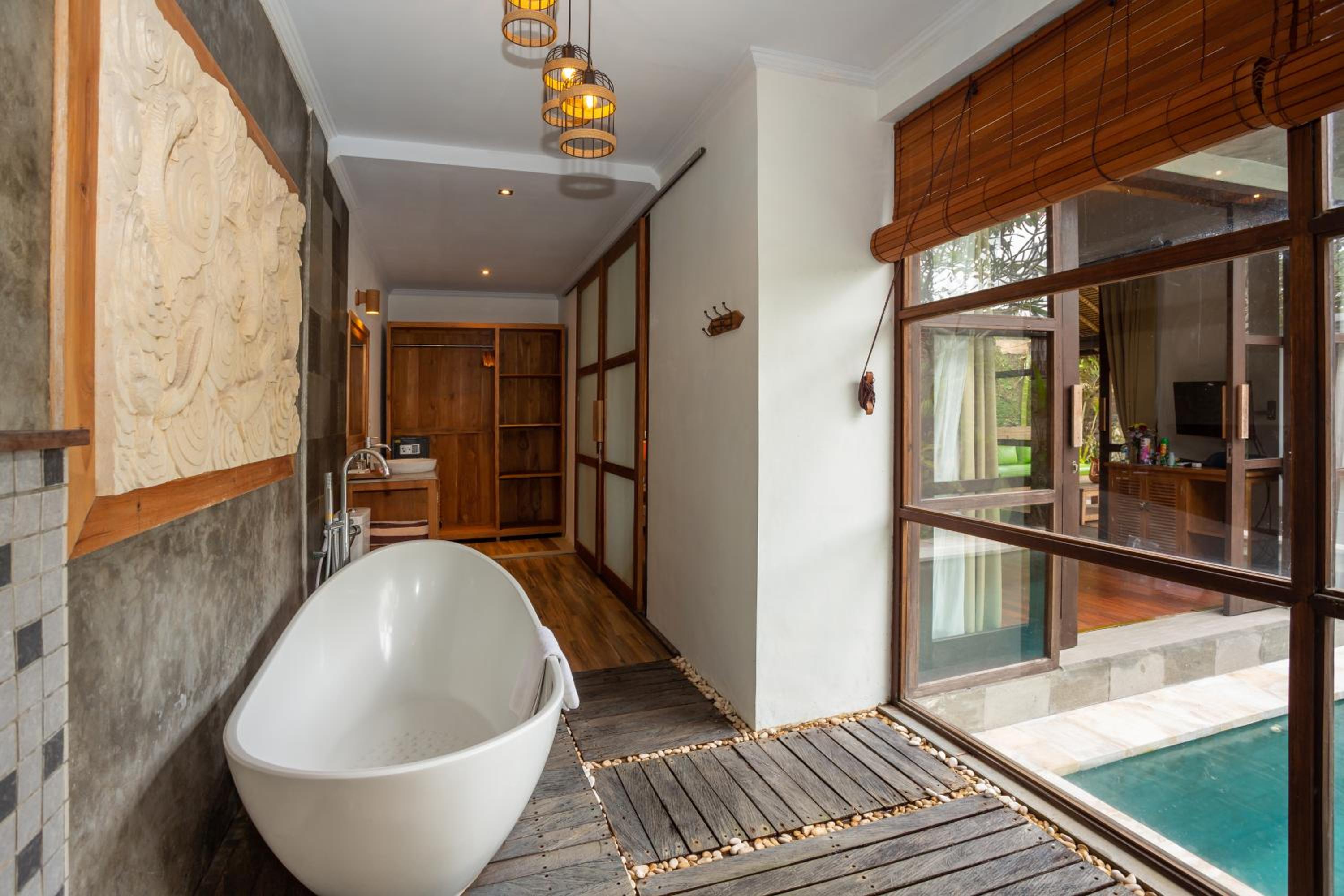 Villa with Private Pool - Photo 10