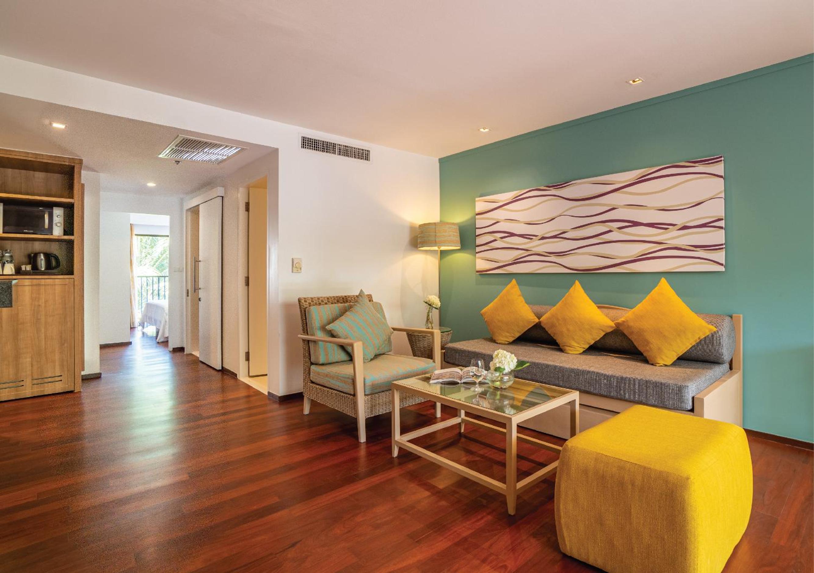 Two-Bedroom Suite with Terrace and Pool View - Photo 3
